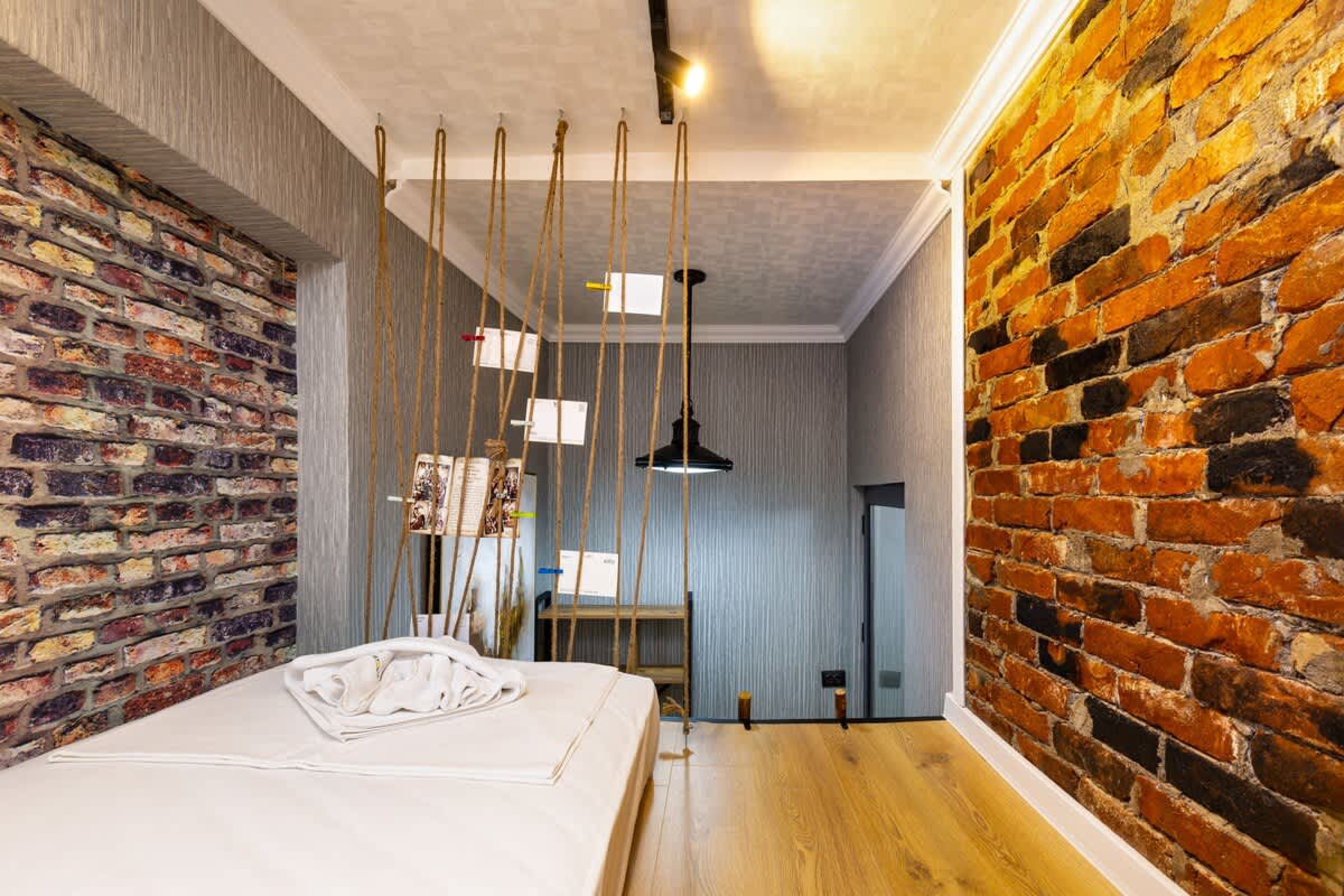 Scoutaround White Logo