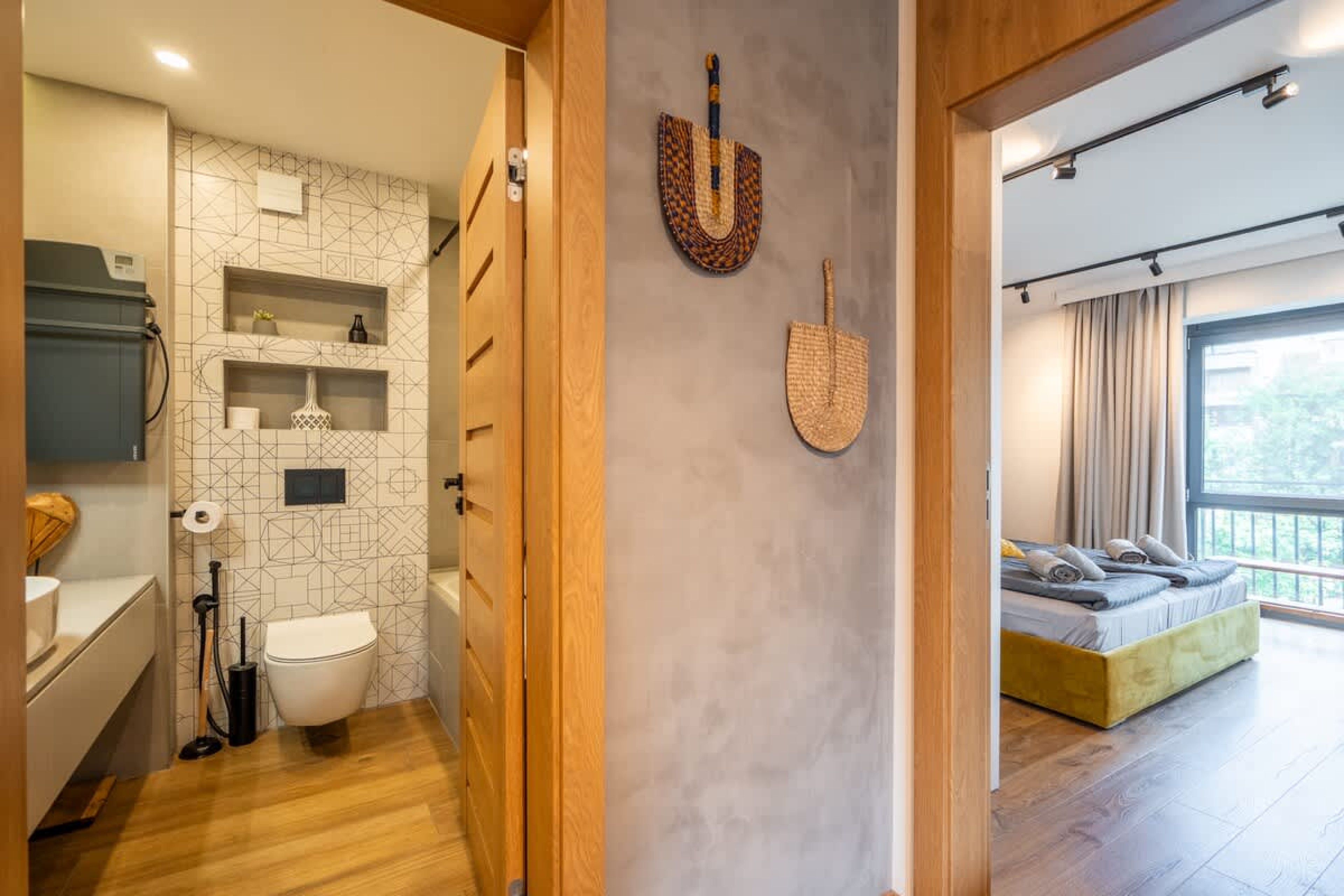 Scoutaround White Logo