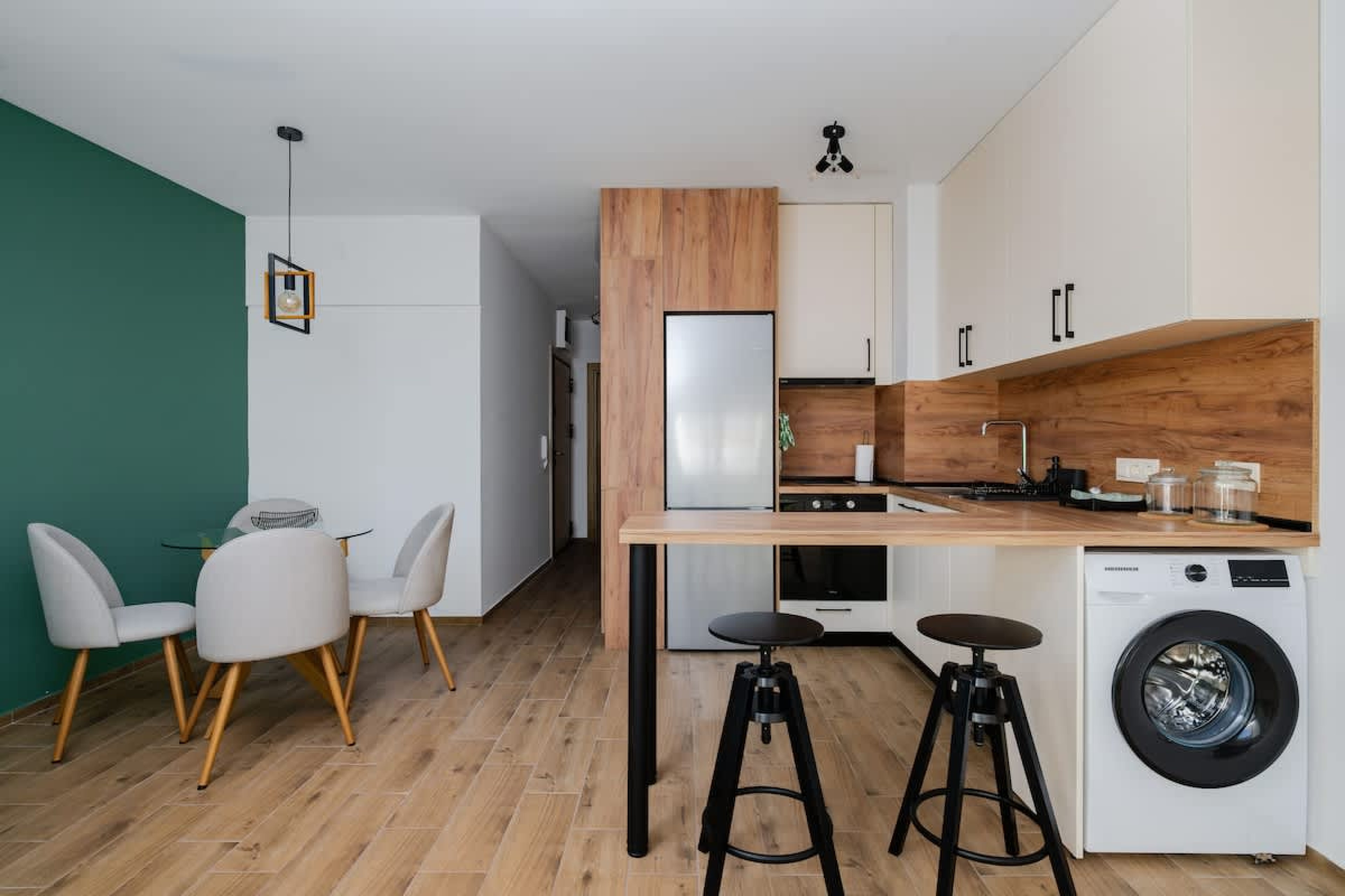 Scoutaround White Logo