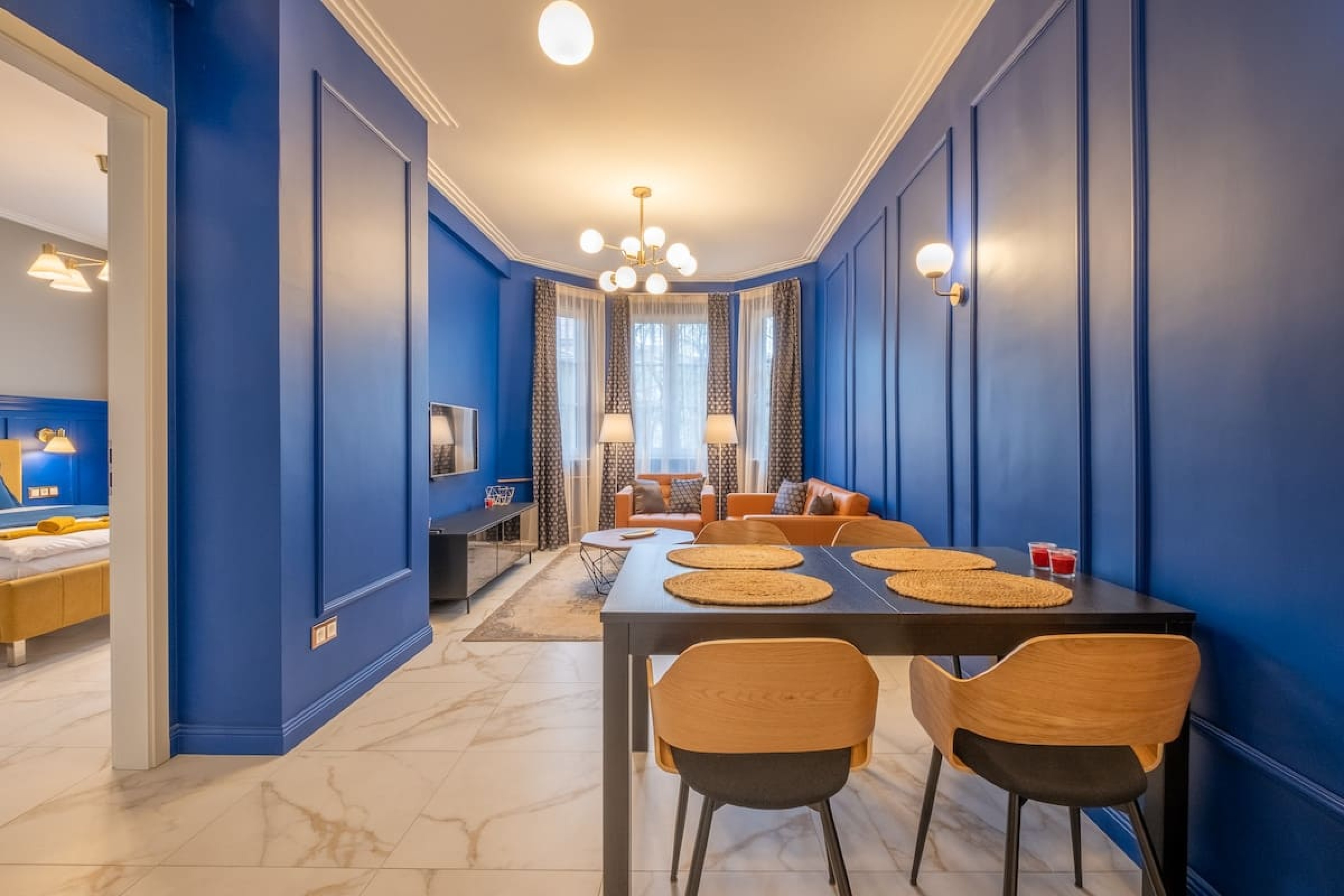 Scoutaround White Logo