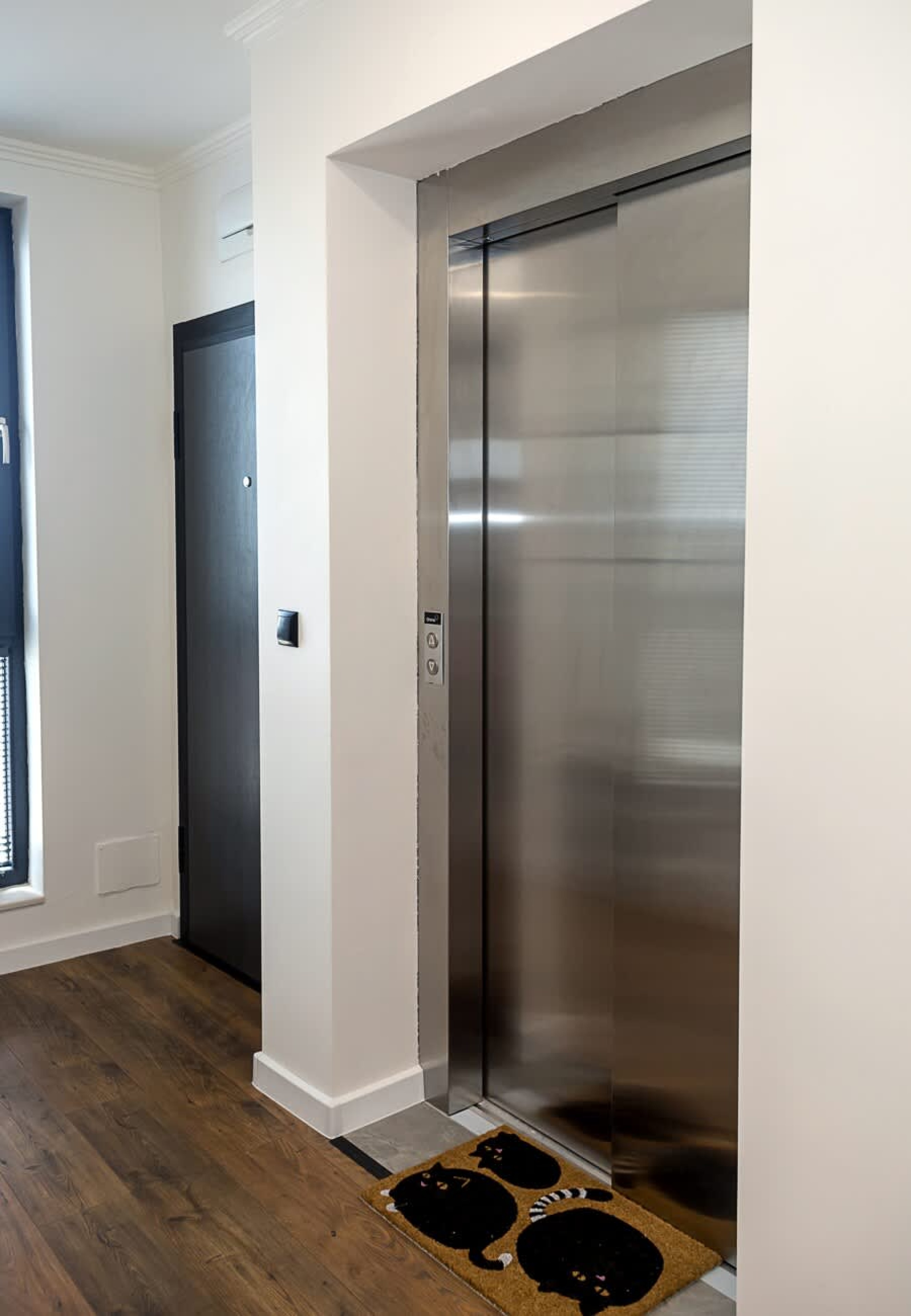 Scoutaround White Logo