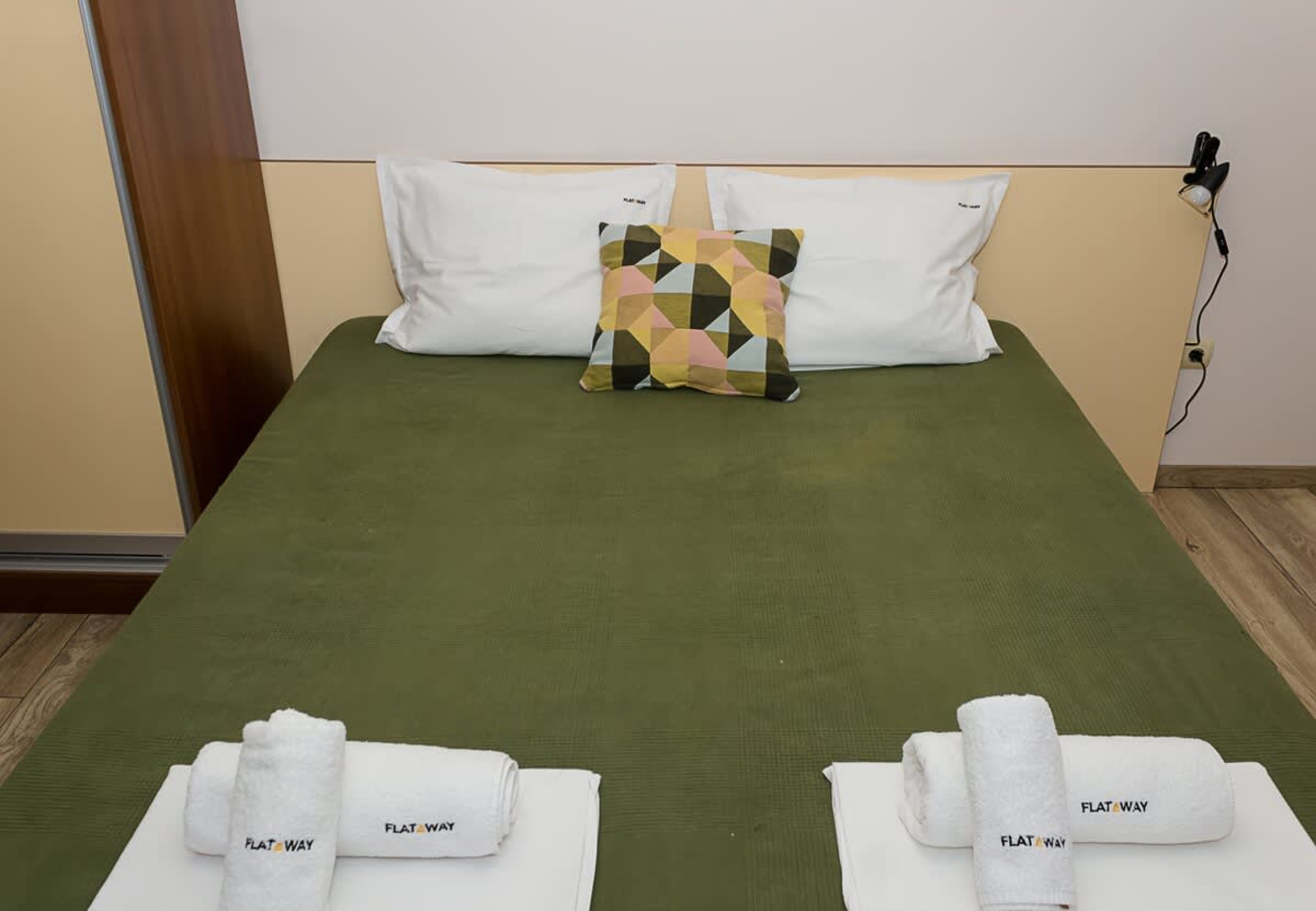 Scoutaround White Logo