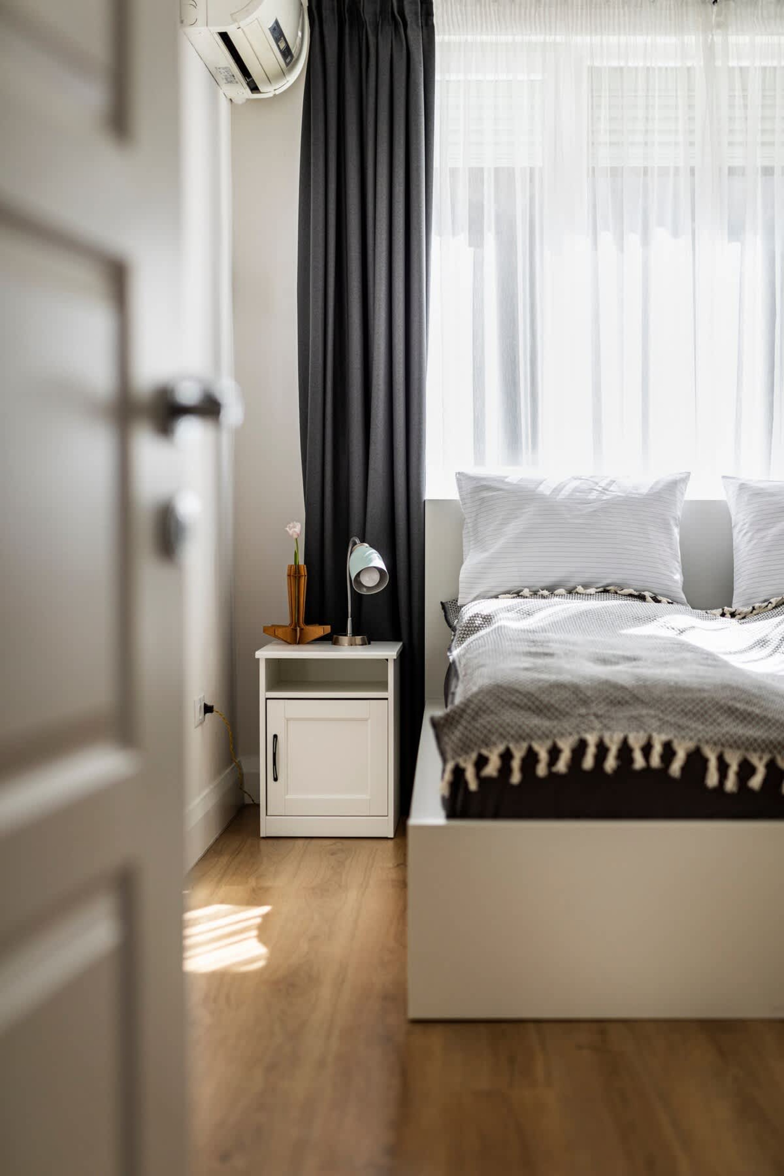 Scoutaround White Logo