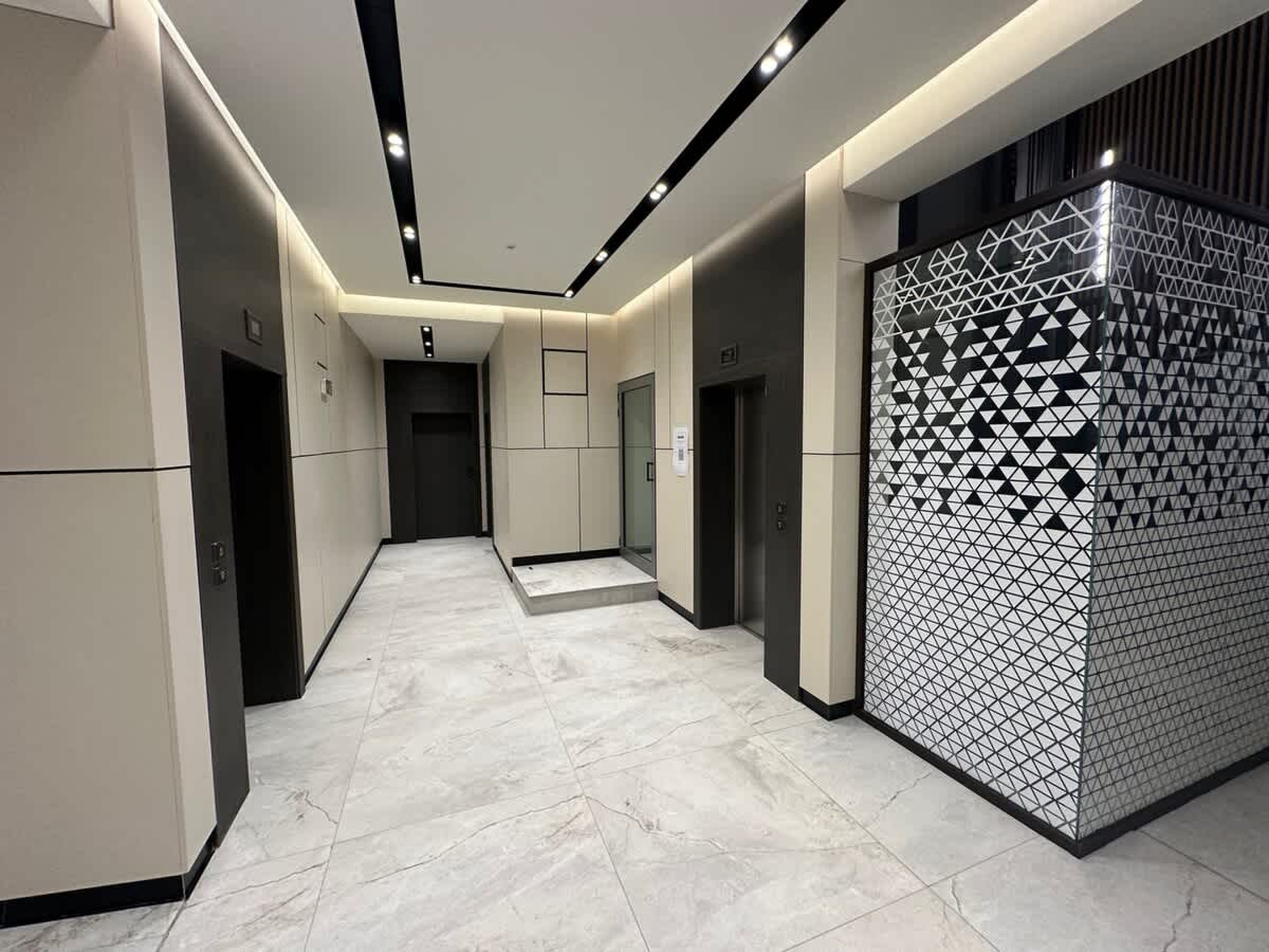 Scoutaround White Logo