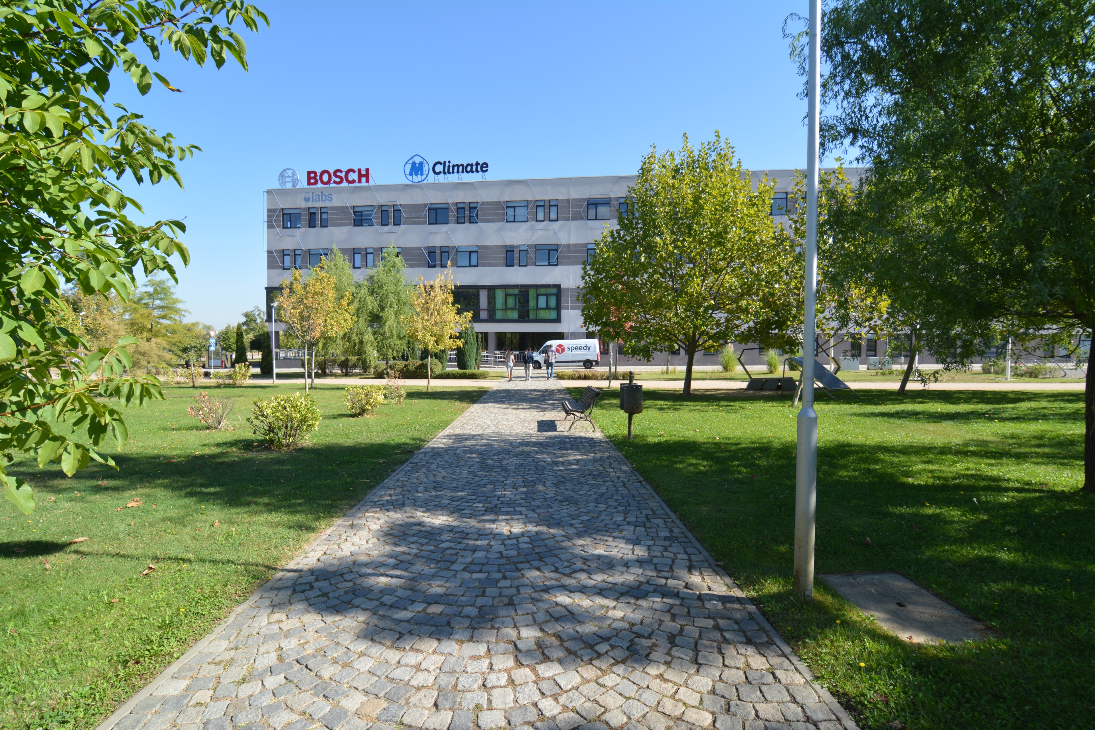 Scoutaround White Logo