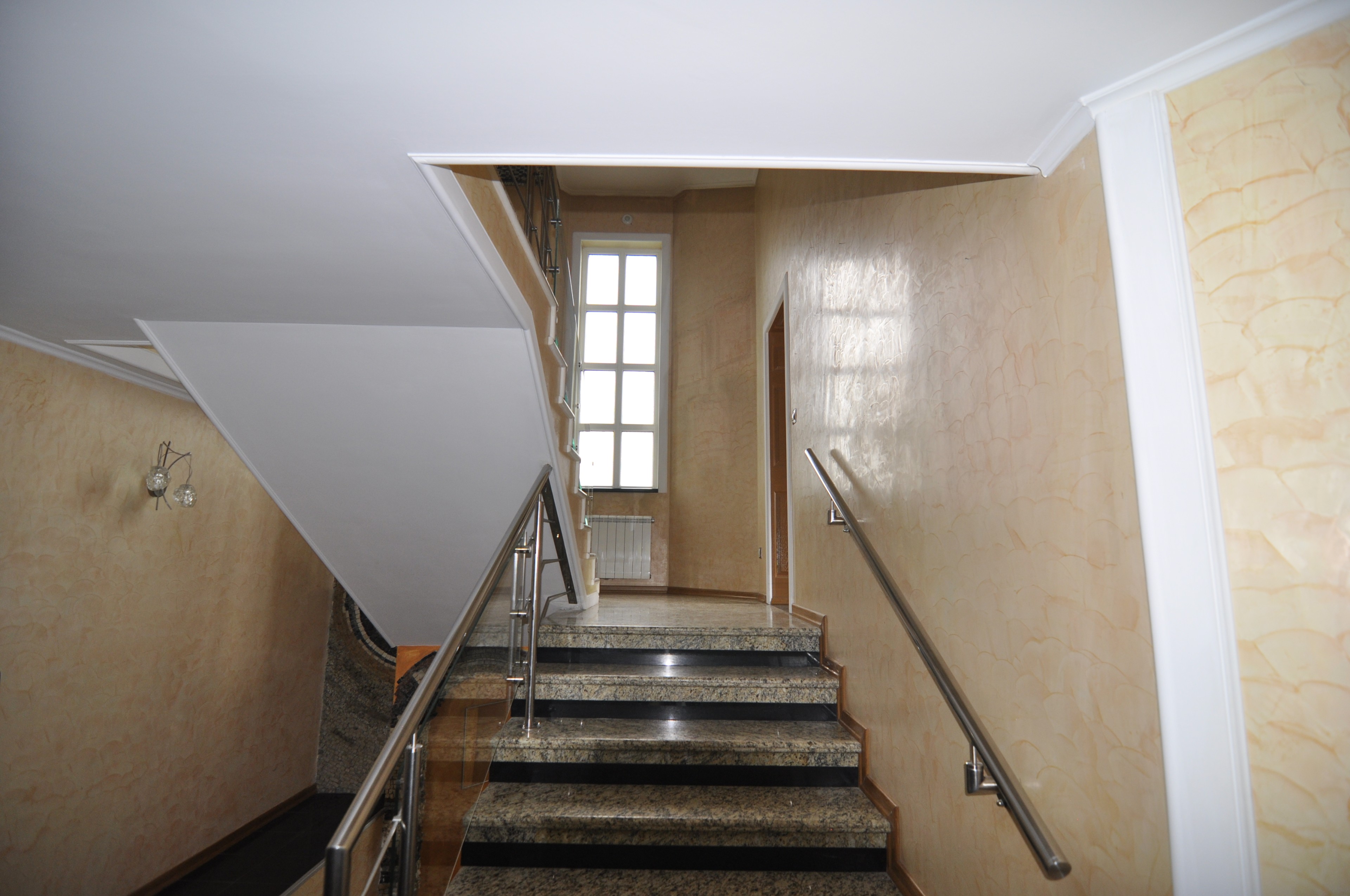 Scoutaround White Logo