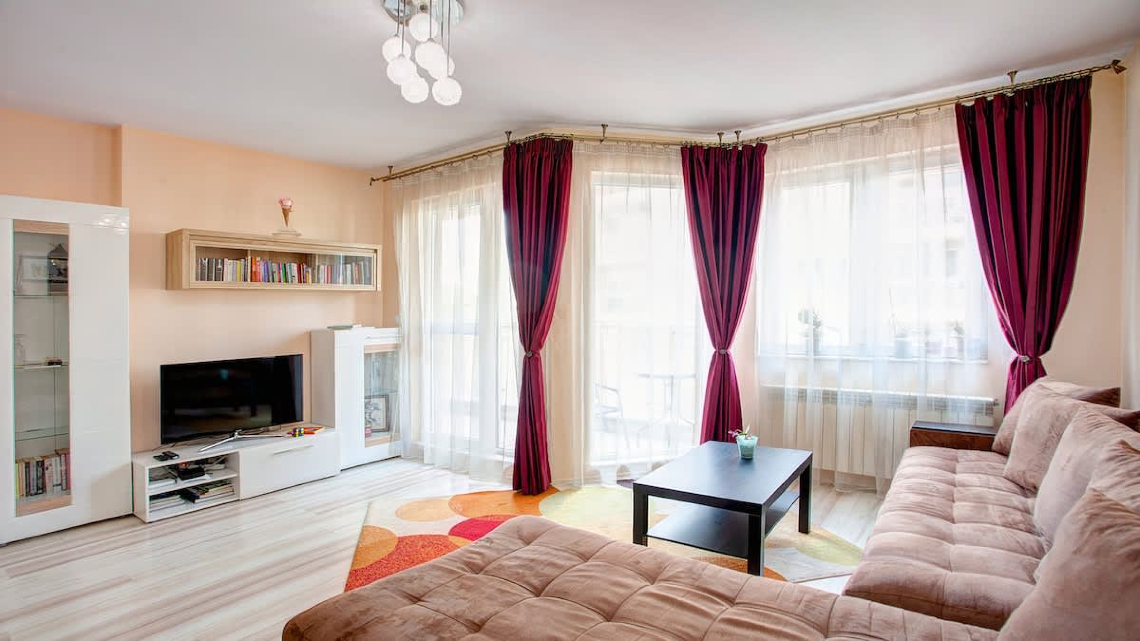 Scoutaround White Logo