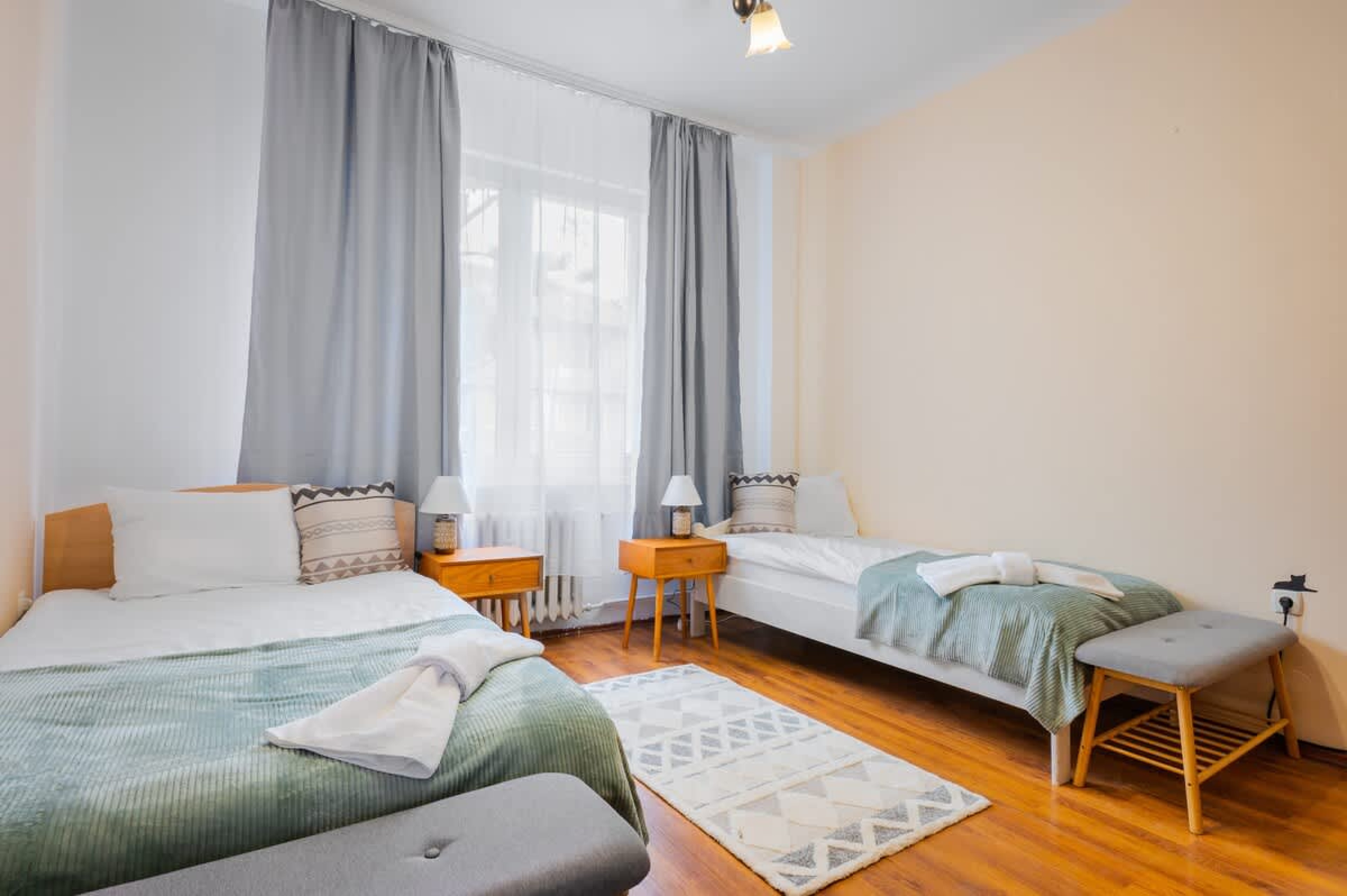 Scoutaround White Logo