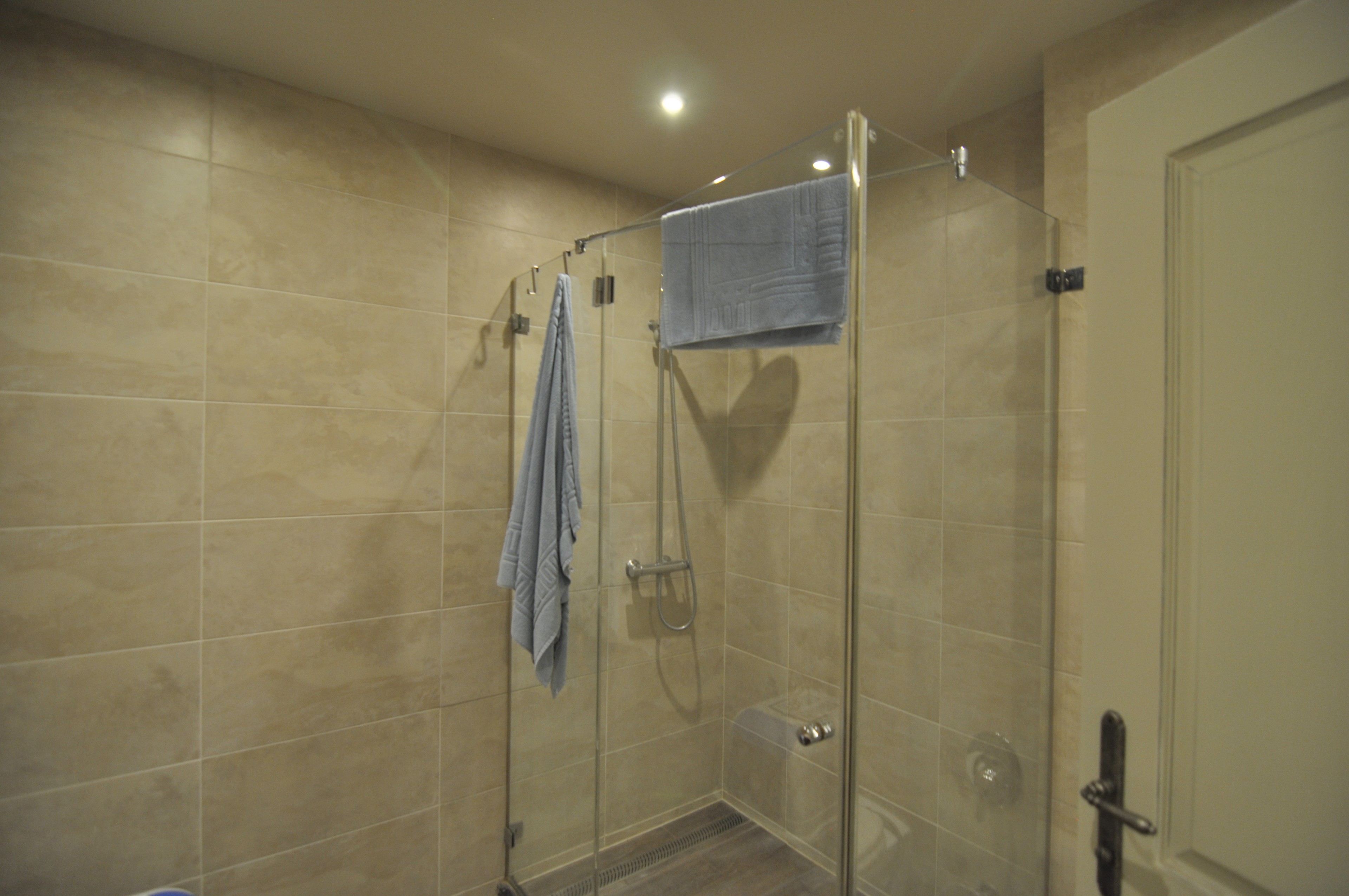 Scoutaround White Logo