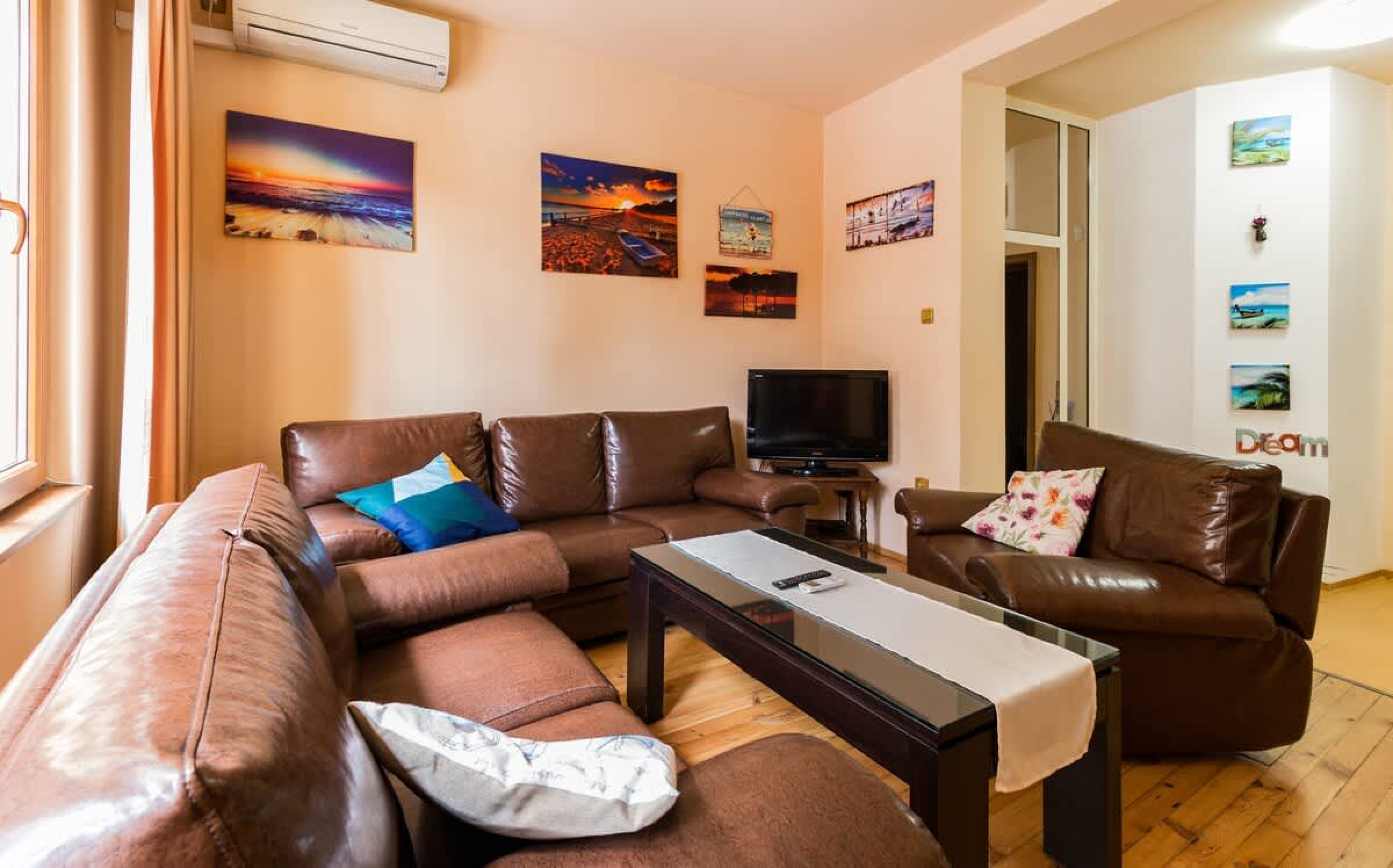 Scoutaround White Logo