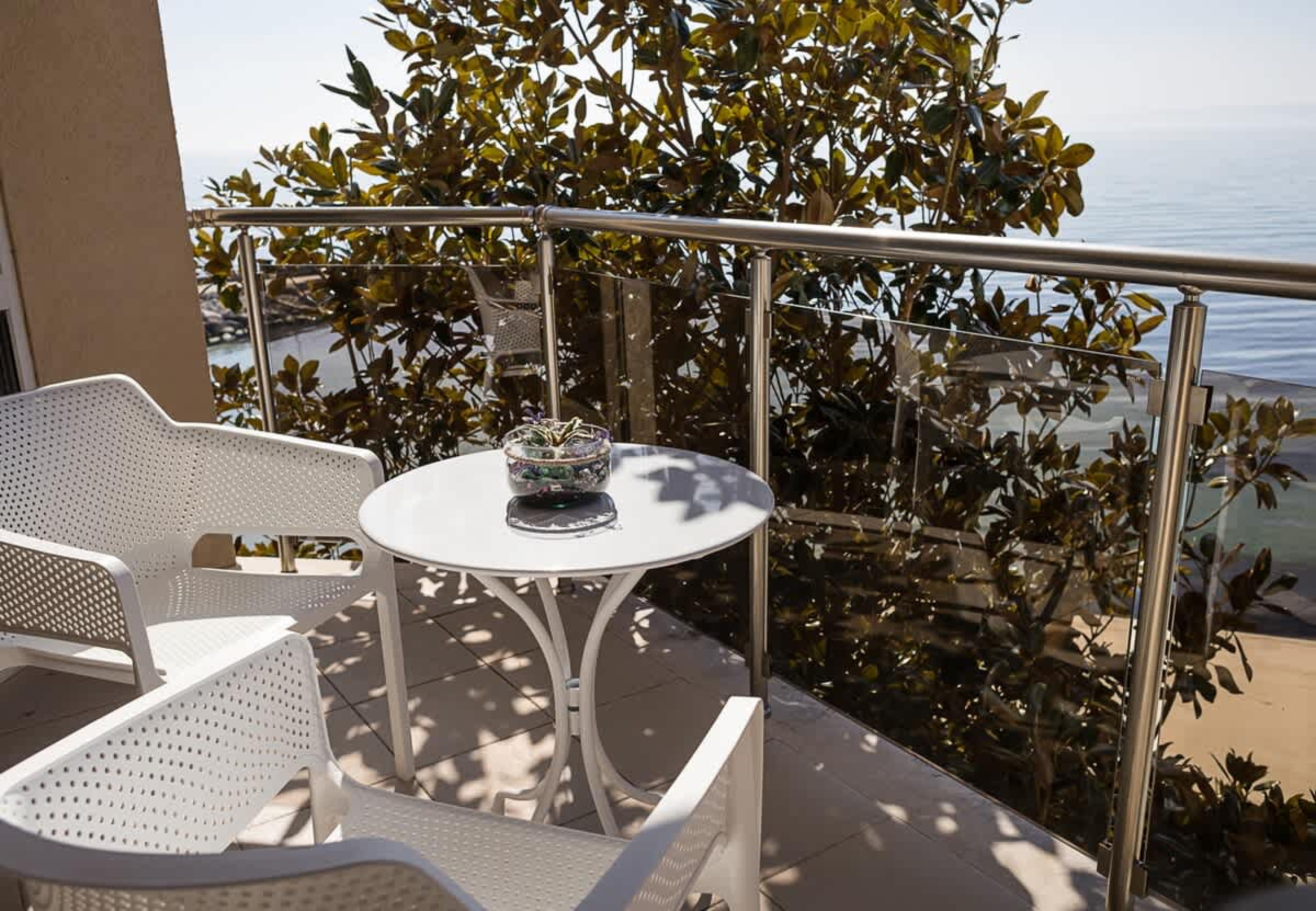 Seaside Bliss: Elegant 1BD with Stunning View - Photo 20