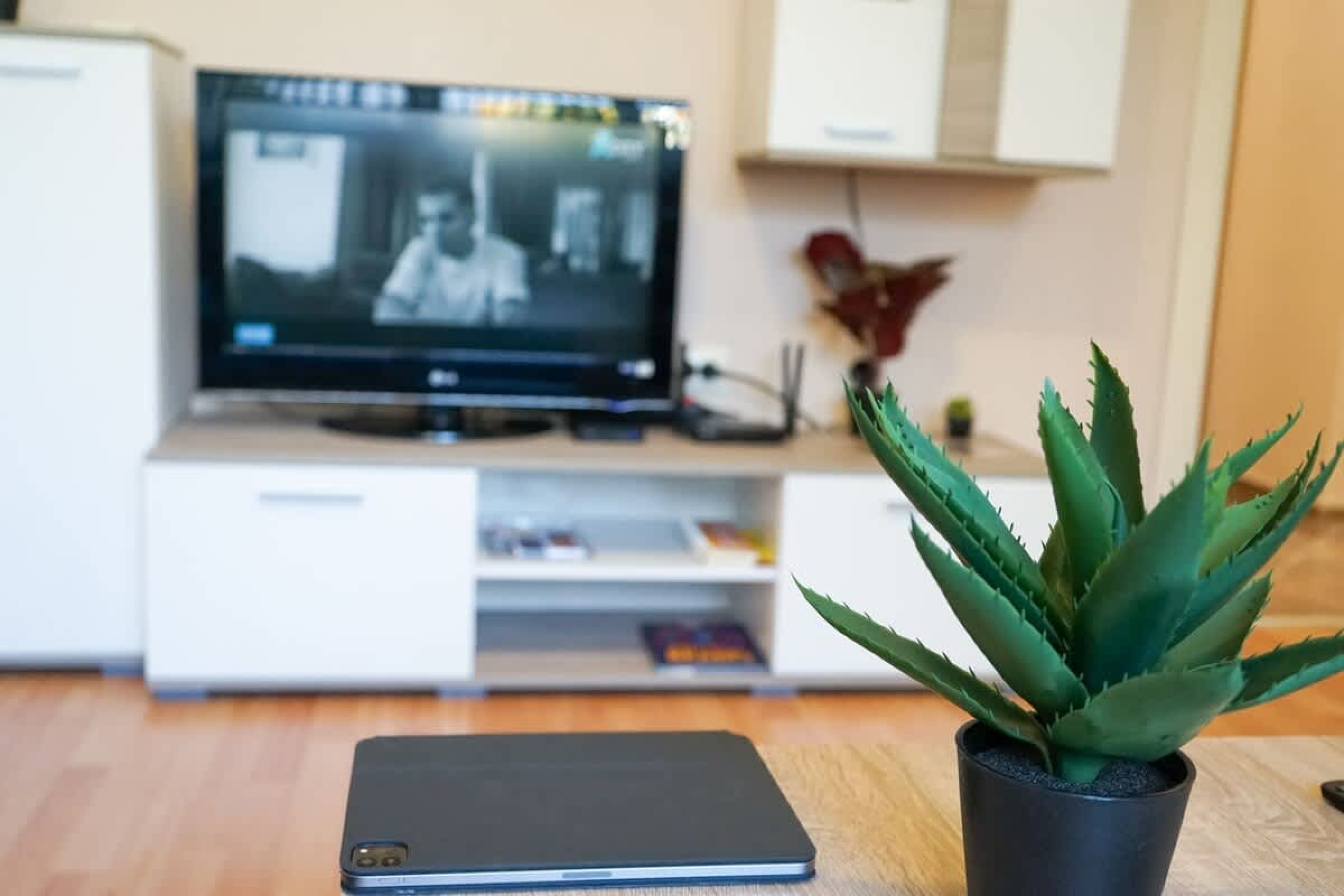 Scoutaround White Logo