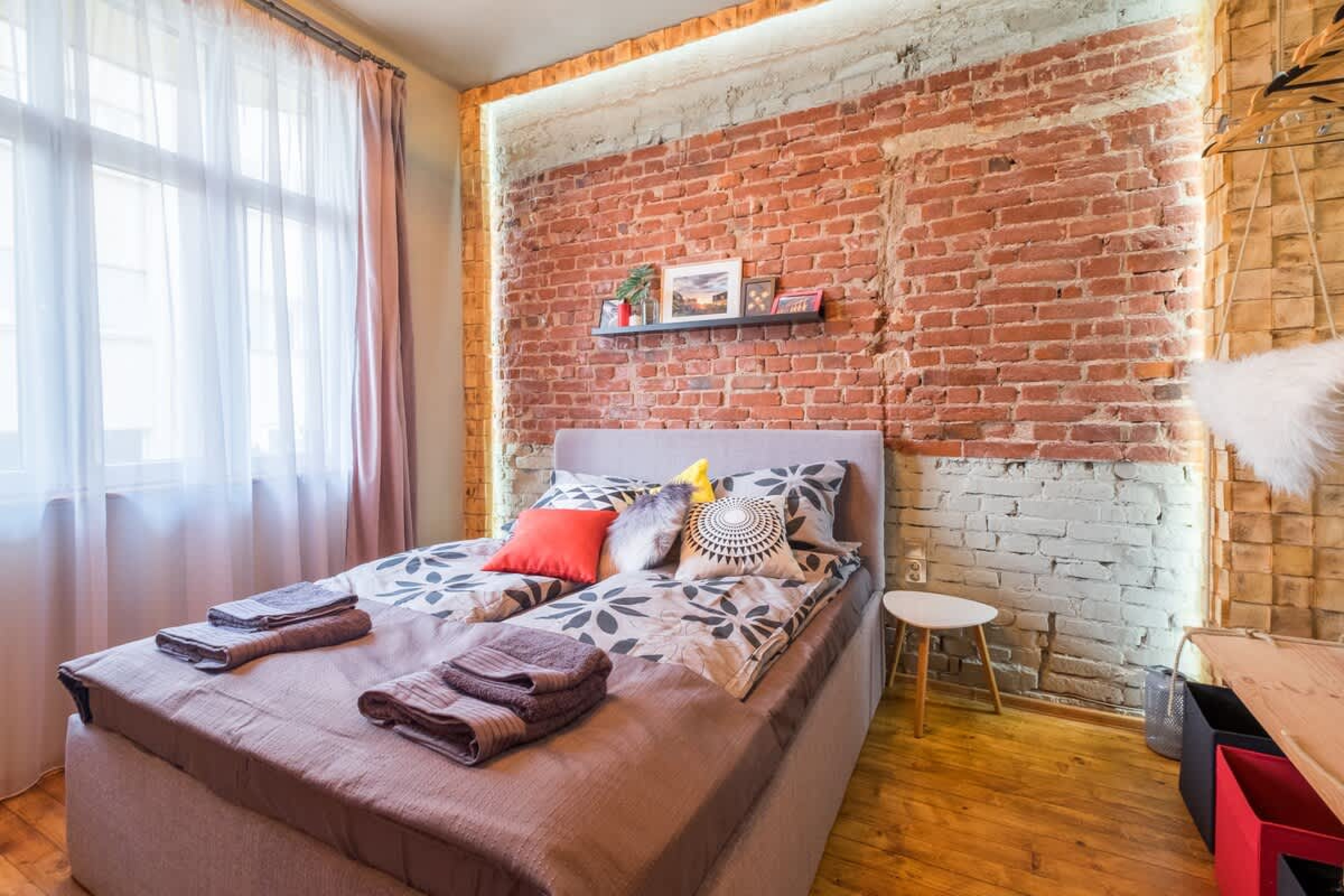 Scoutaround White Logo