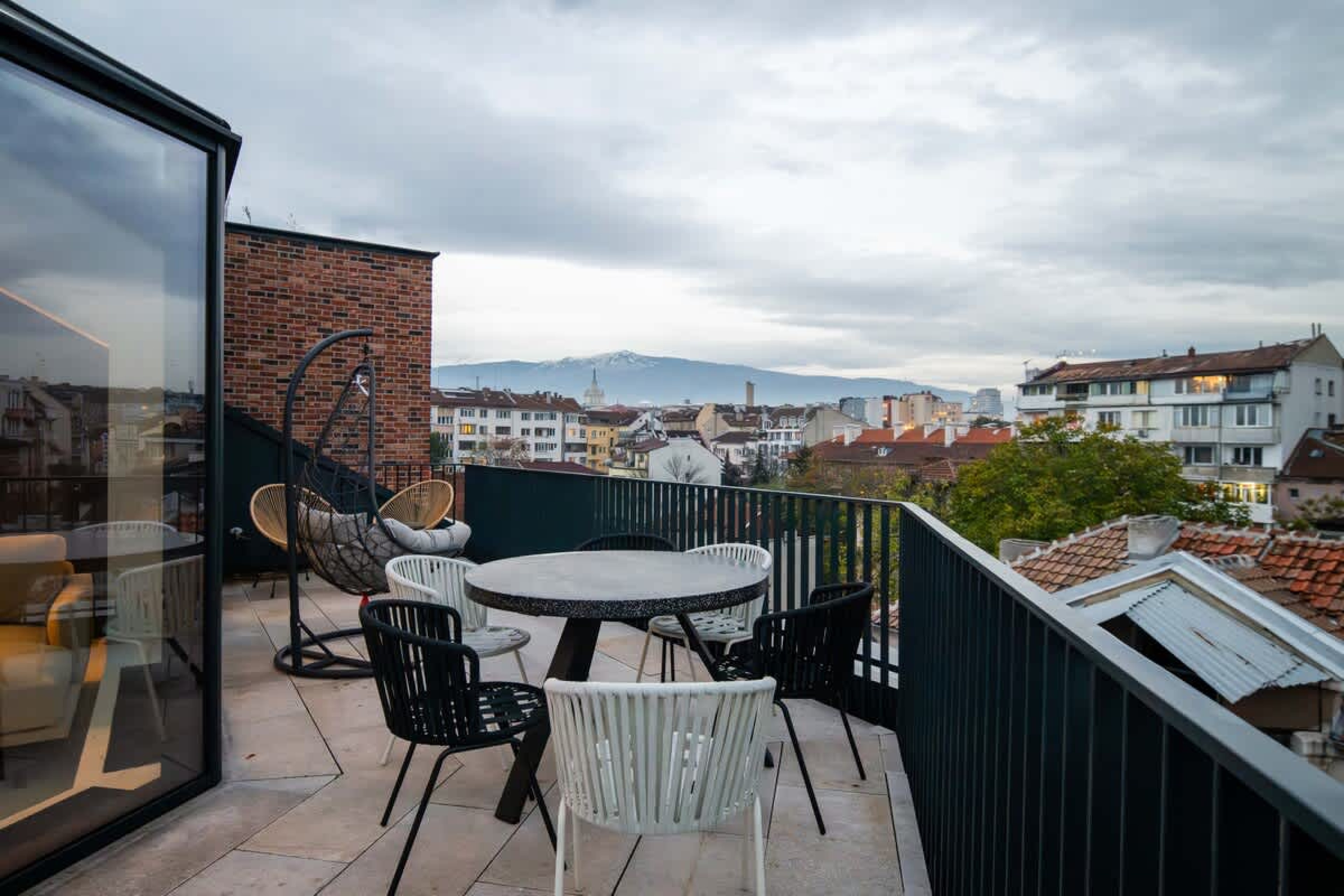 Scoutaround White Logo