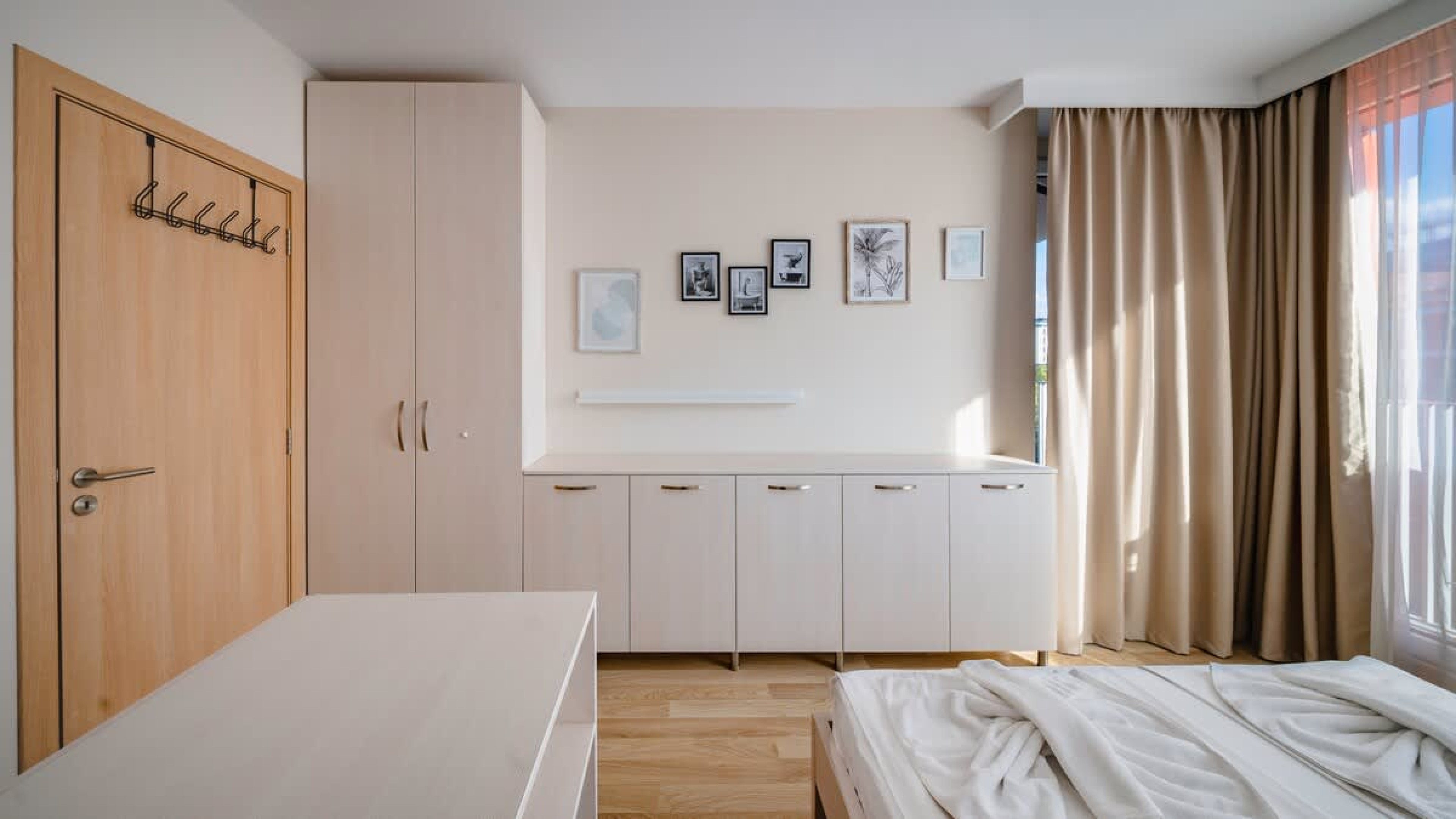 Scoutaround White Logo