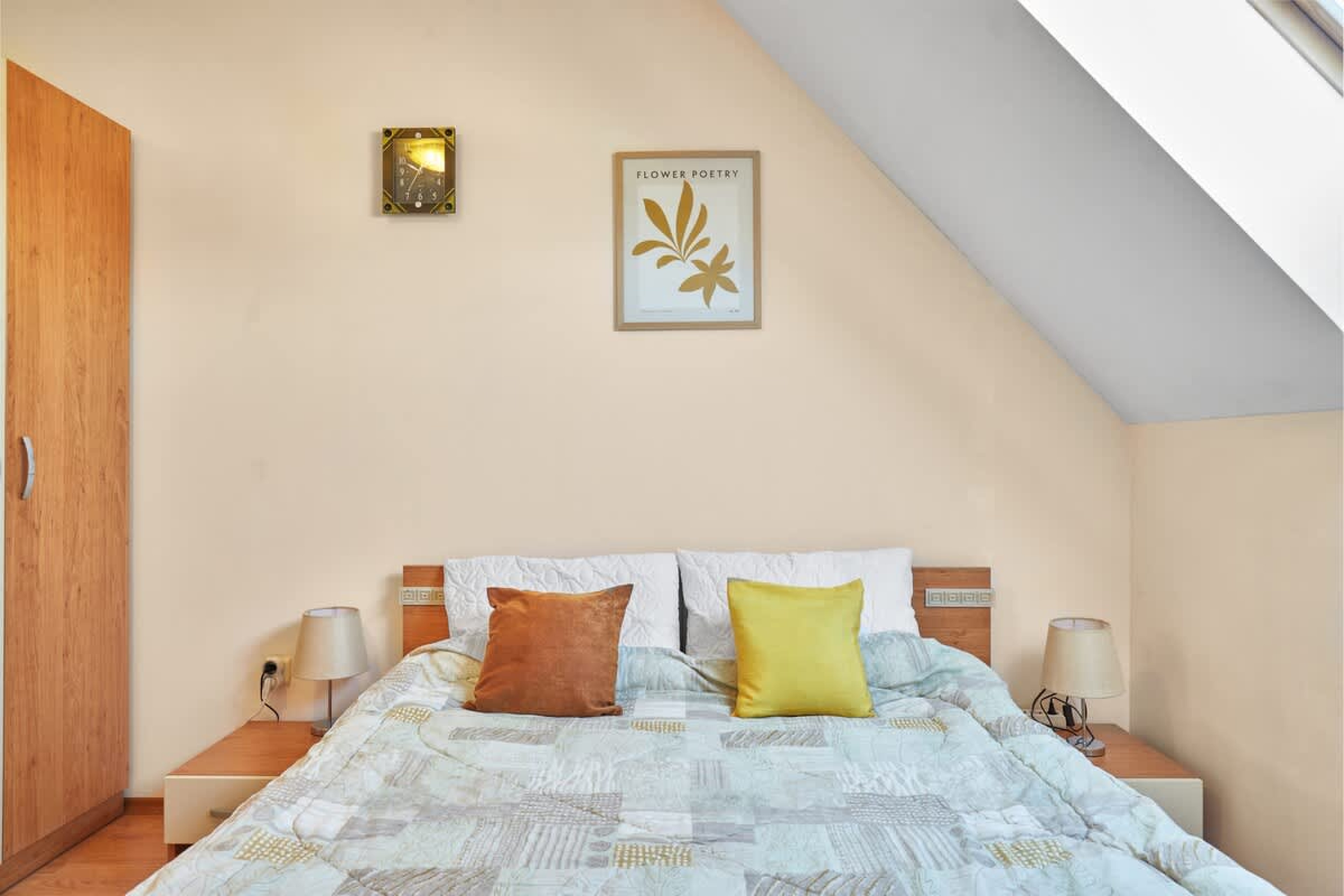 Scoutaround White Logo