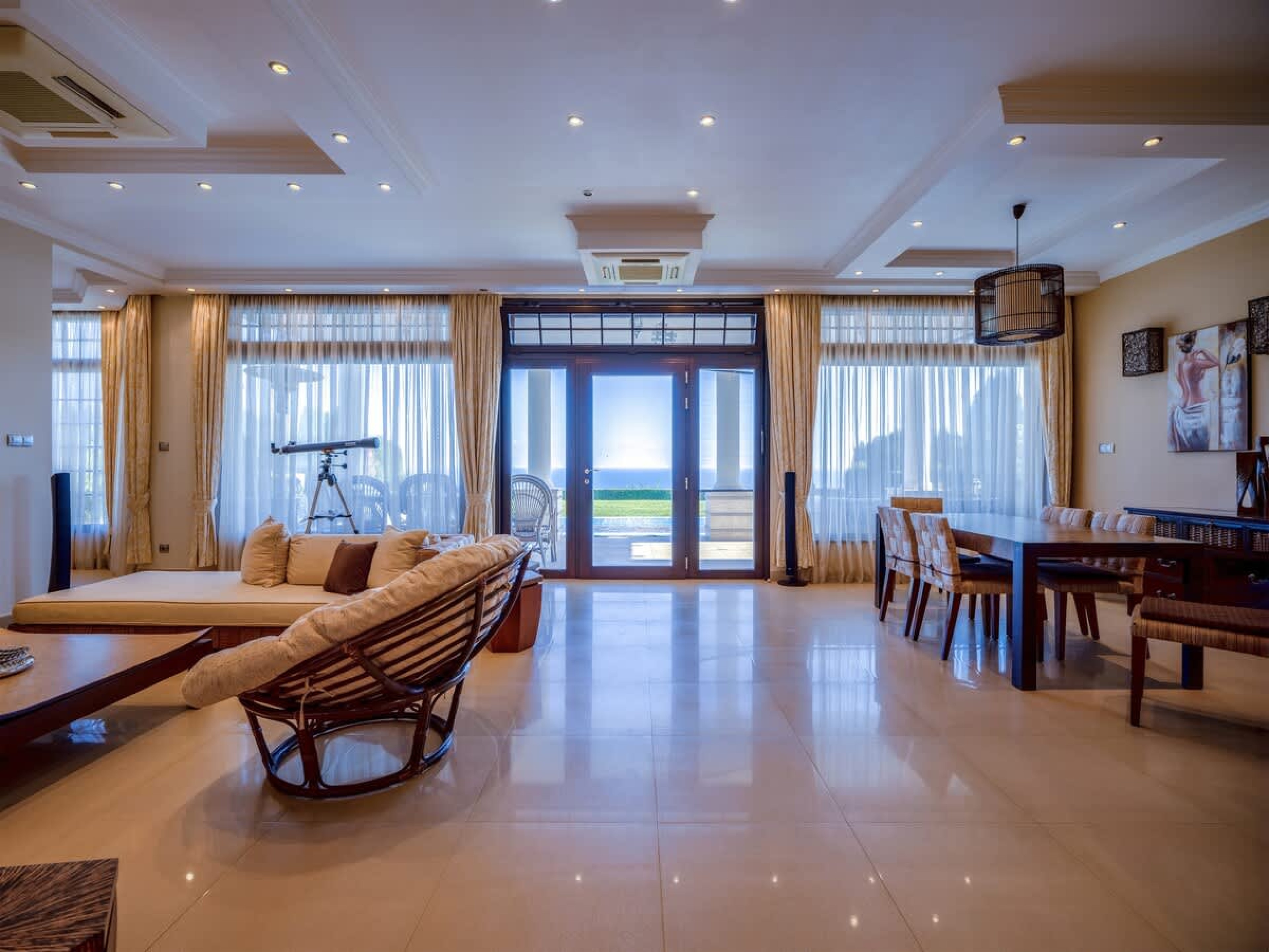 Scoutaround White Logo