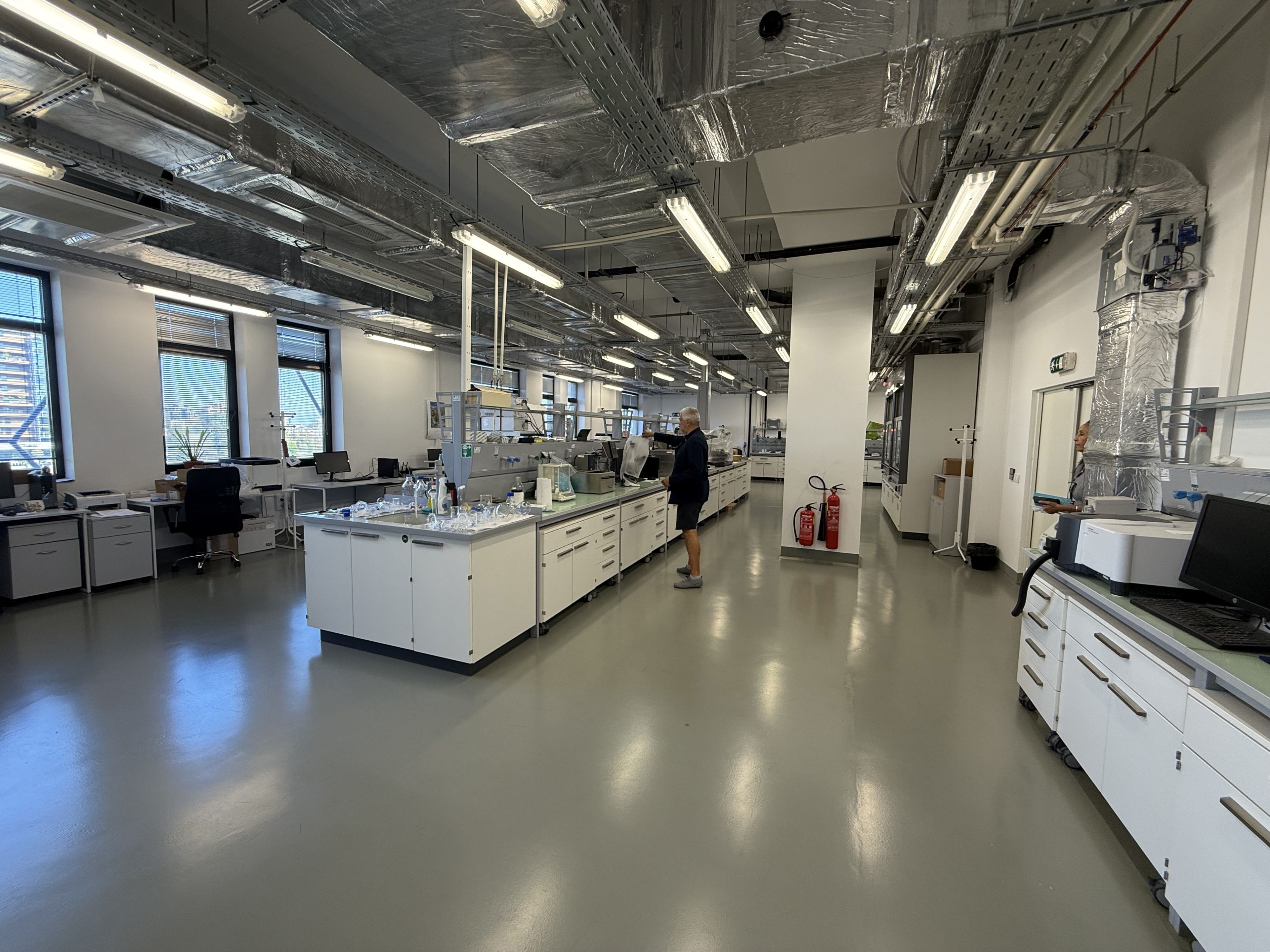 Scoutaround White Logo