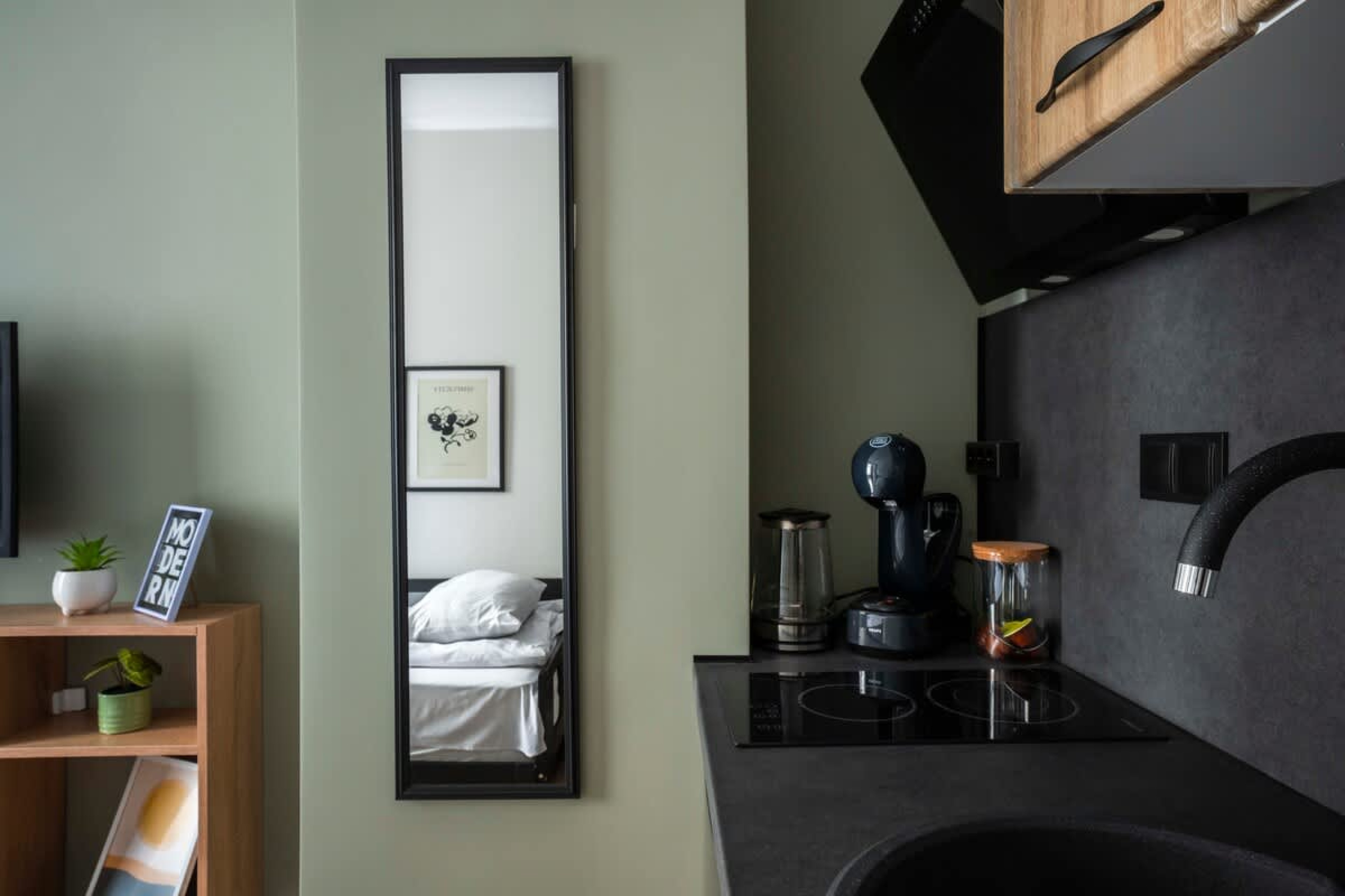 Scoutaround White Logo