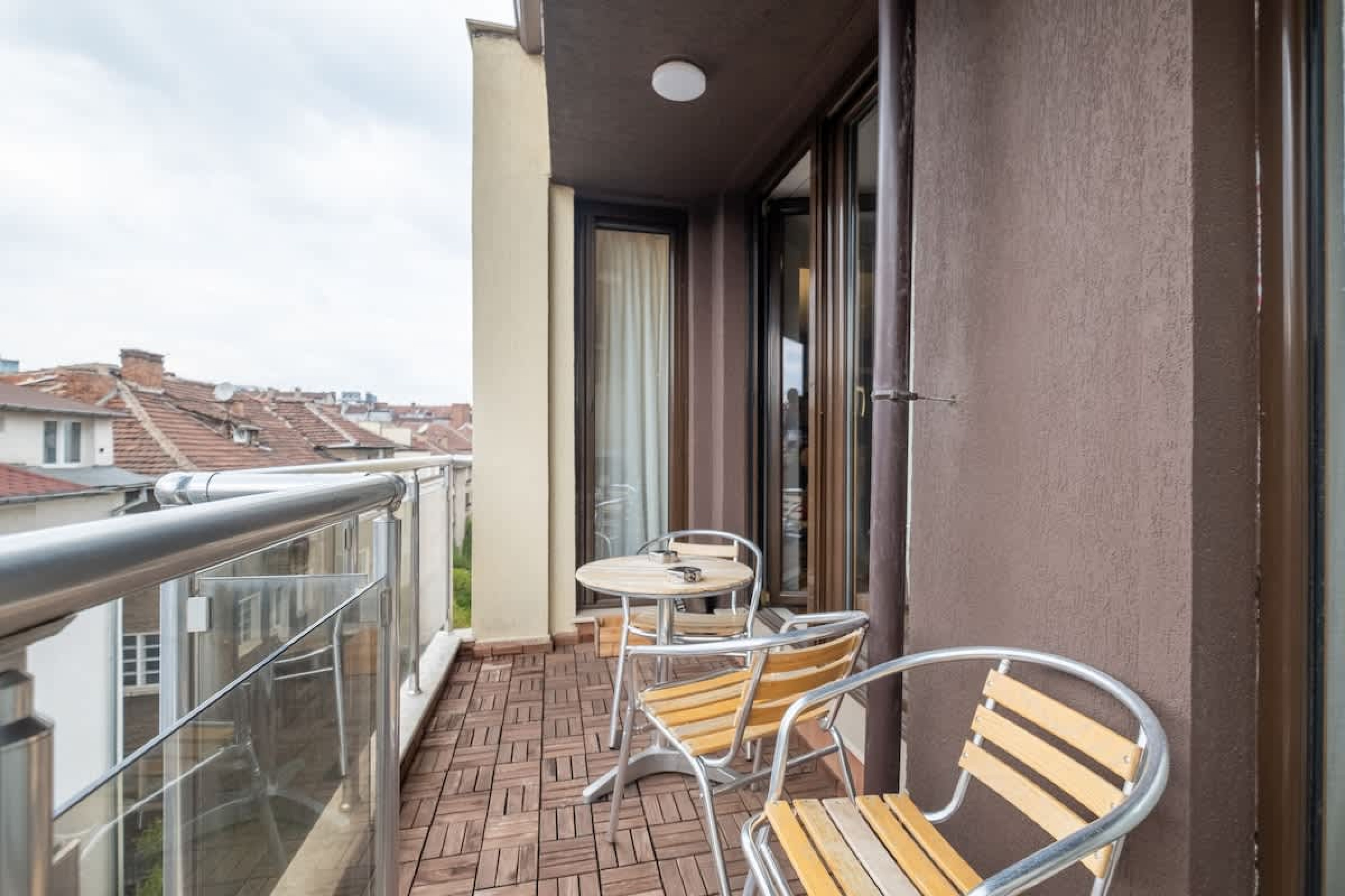 High-end Designer 2BR Aprt + Lift&amp;Balconies - Photo 53