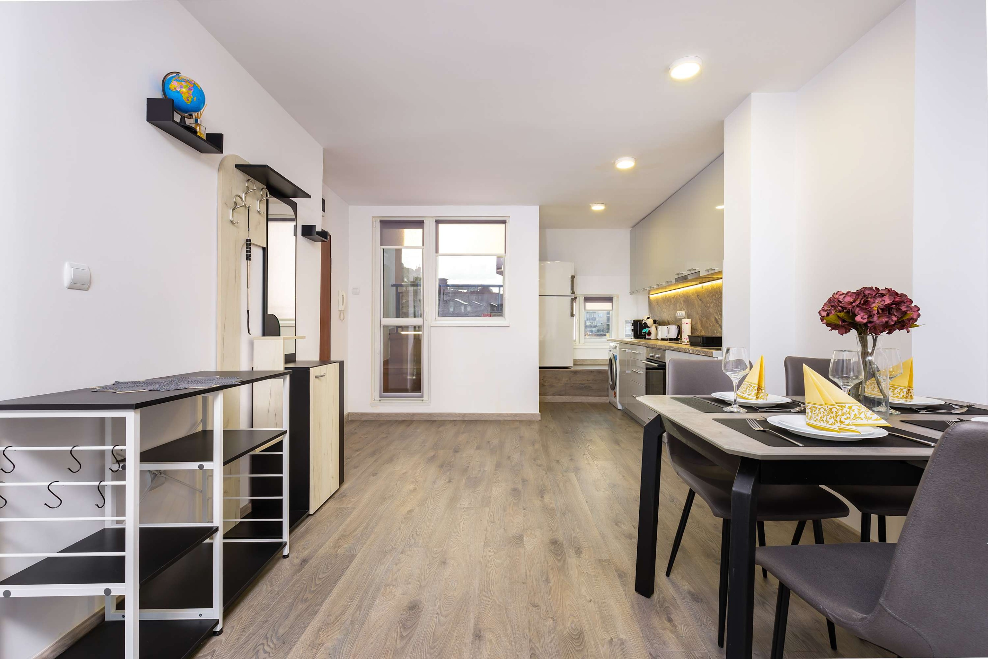 Scoutaround White Logo