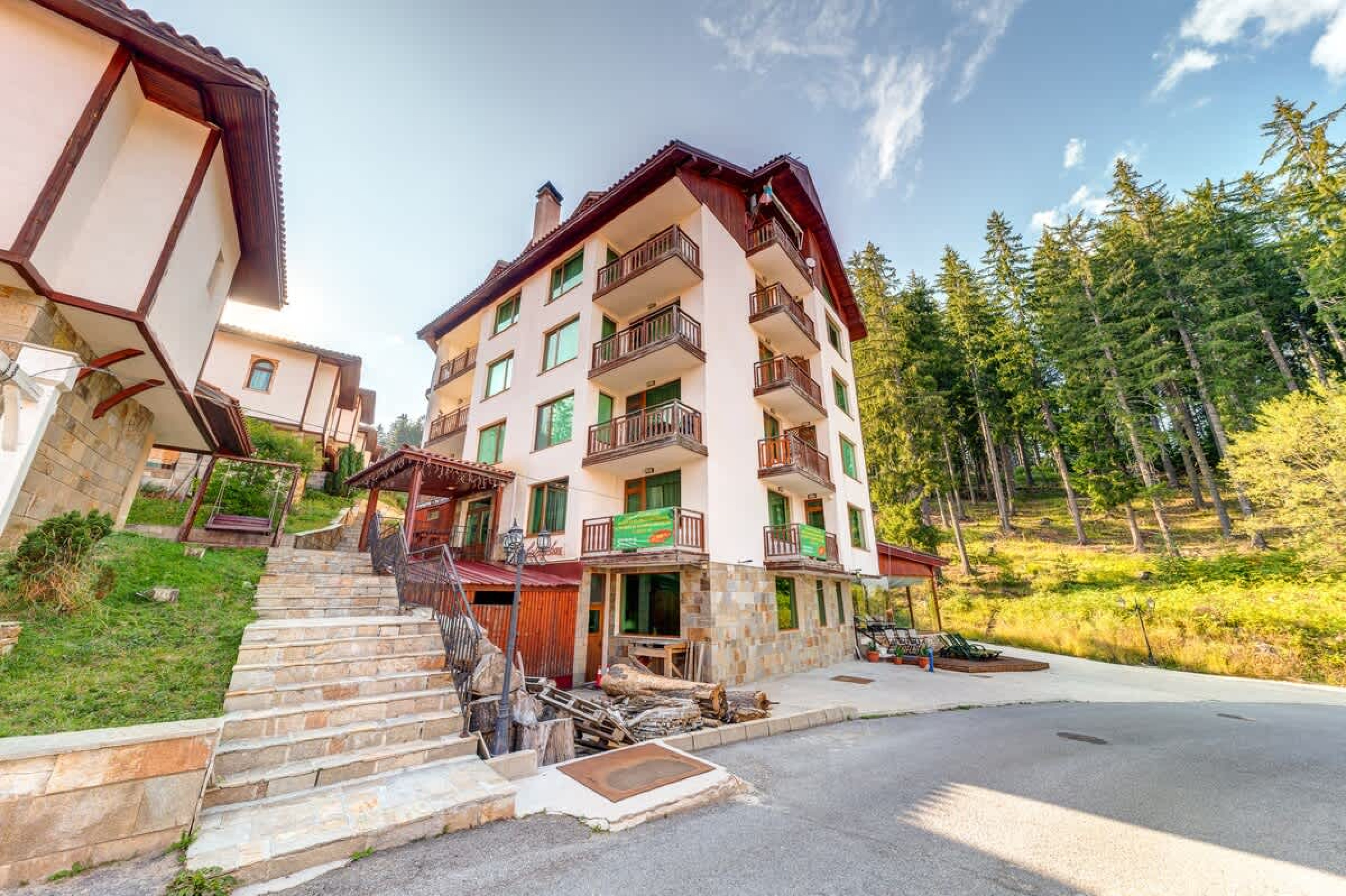 Scoutaround White Logo