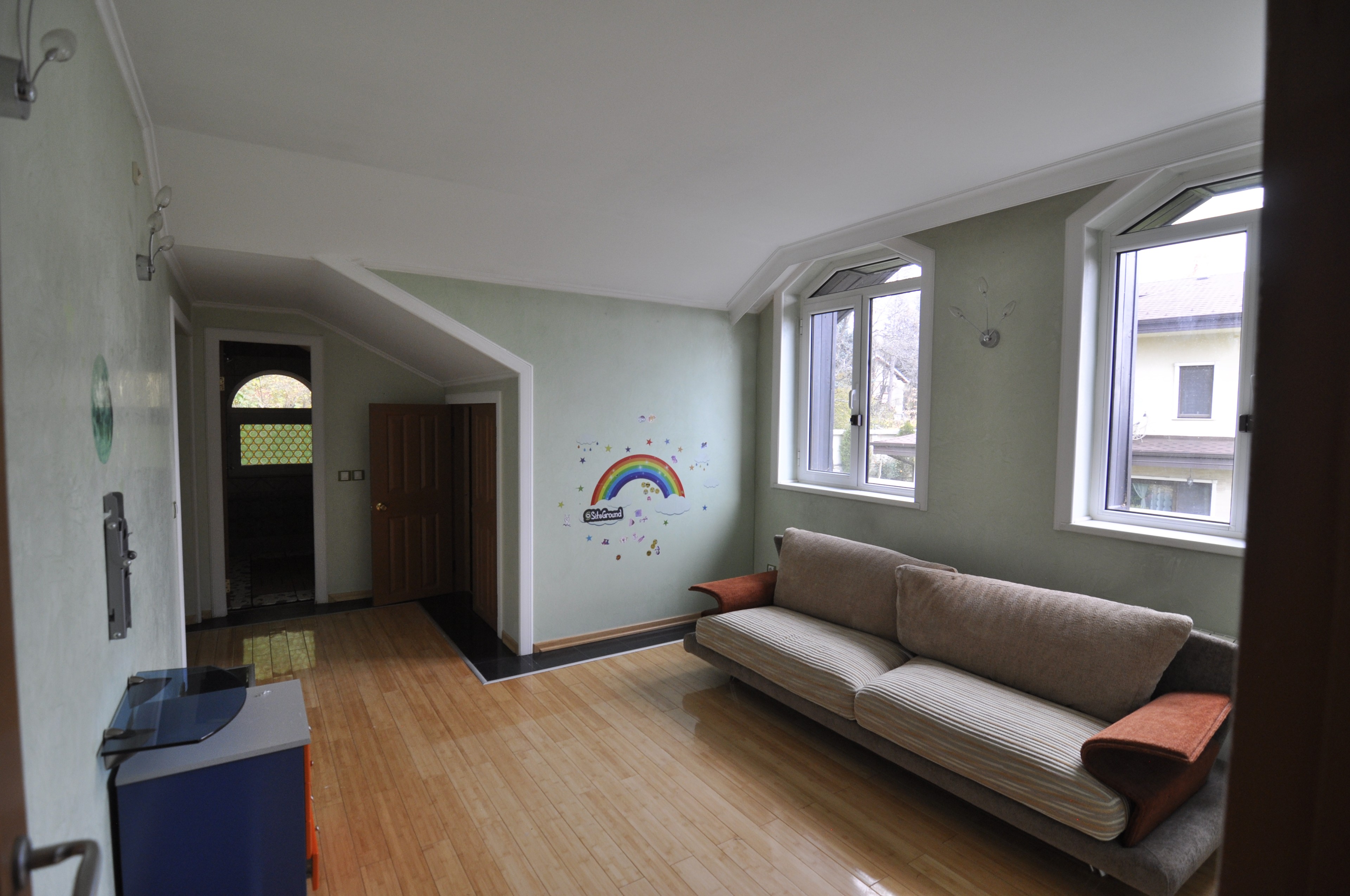 Scoutaround White Logo