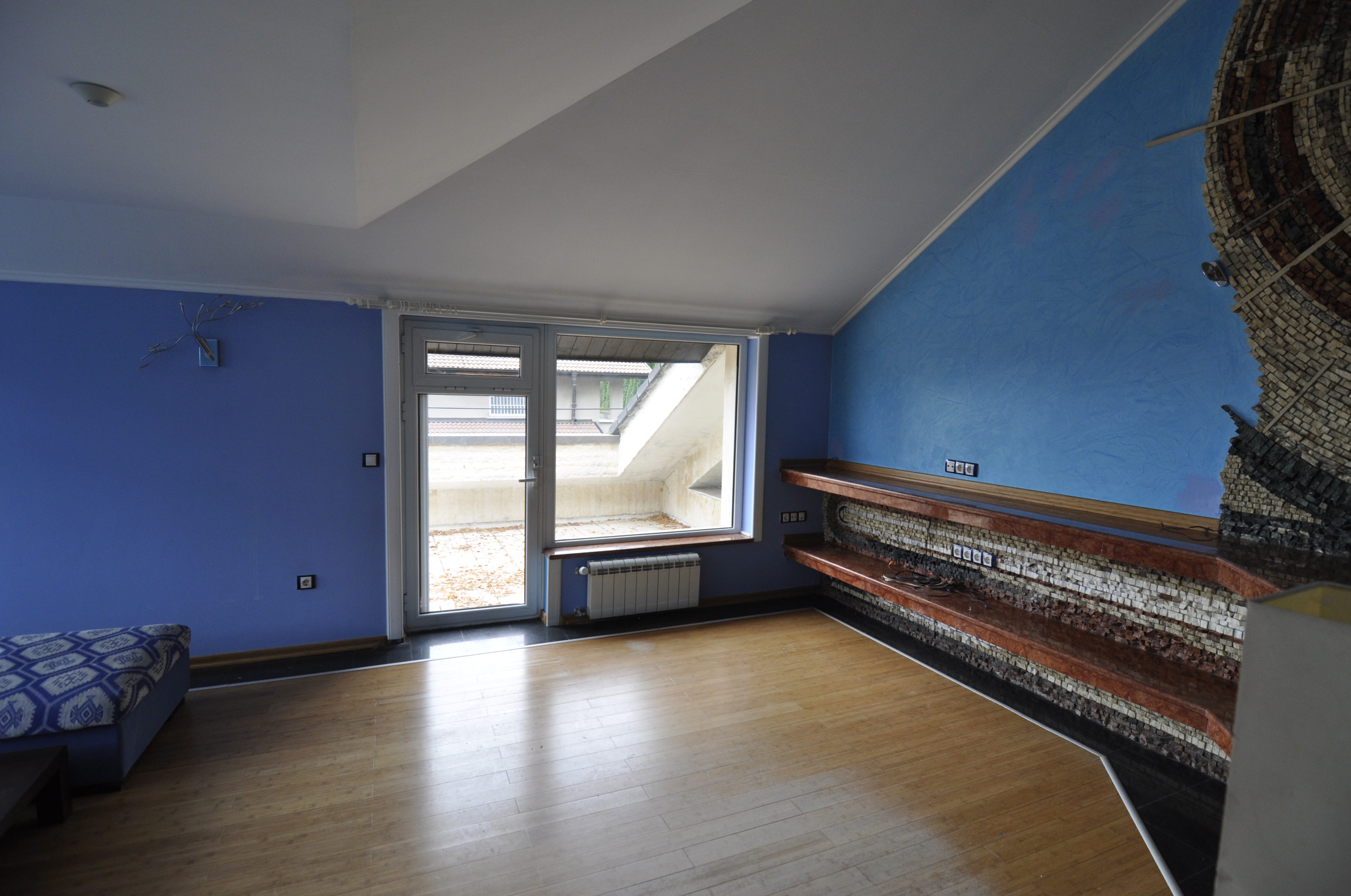 Scoutaround White Logo