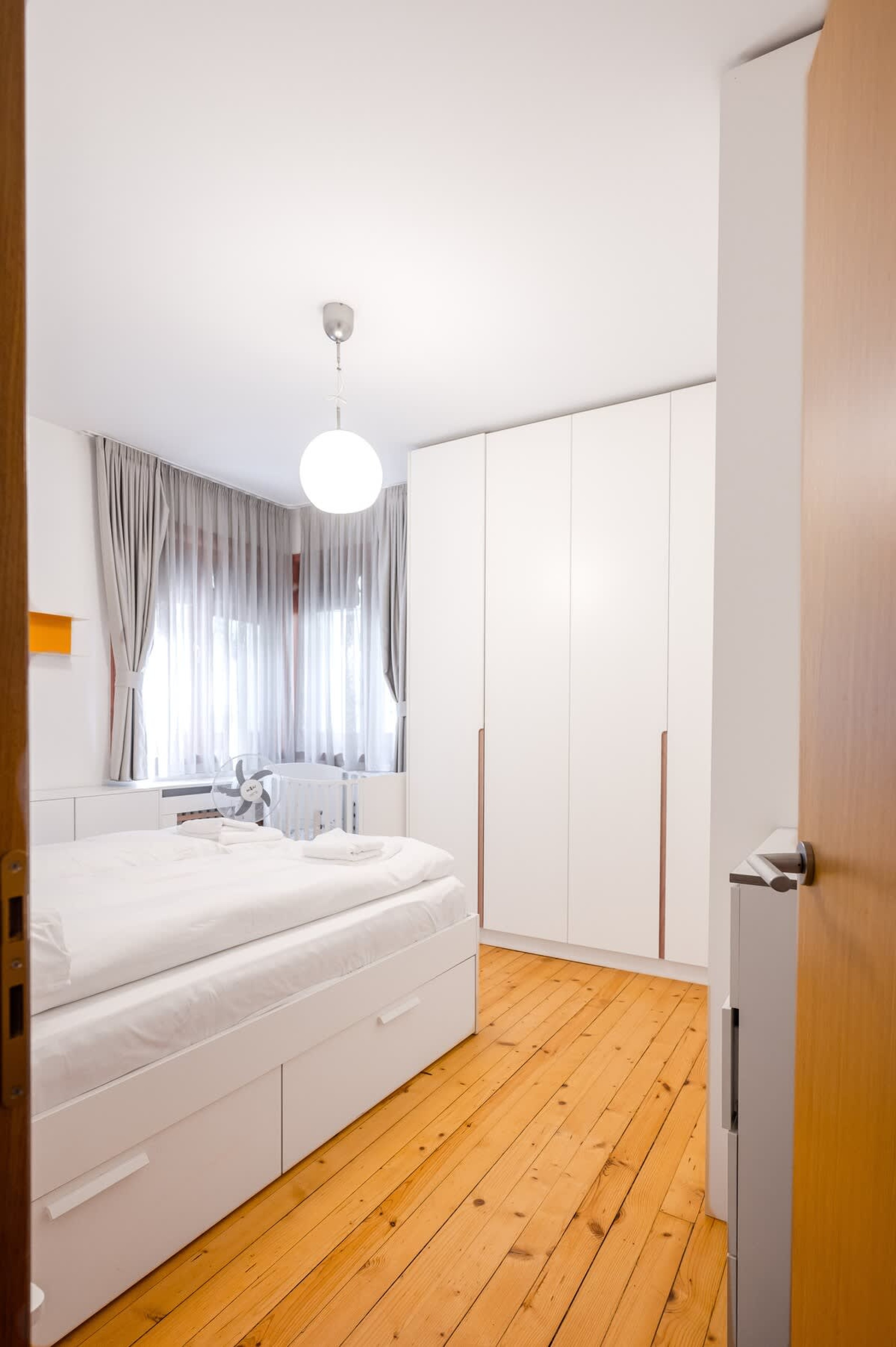 Scoutaround White Logo