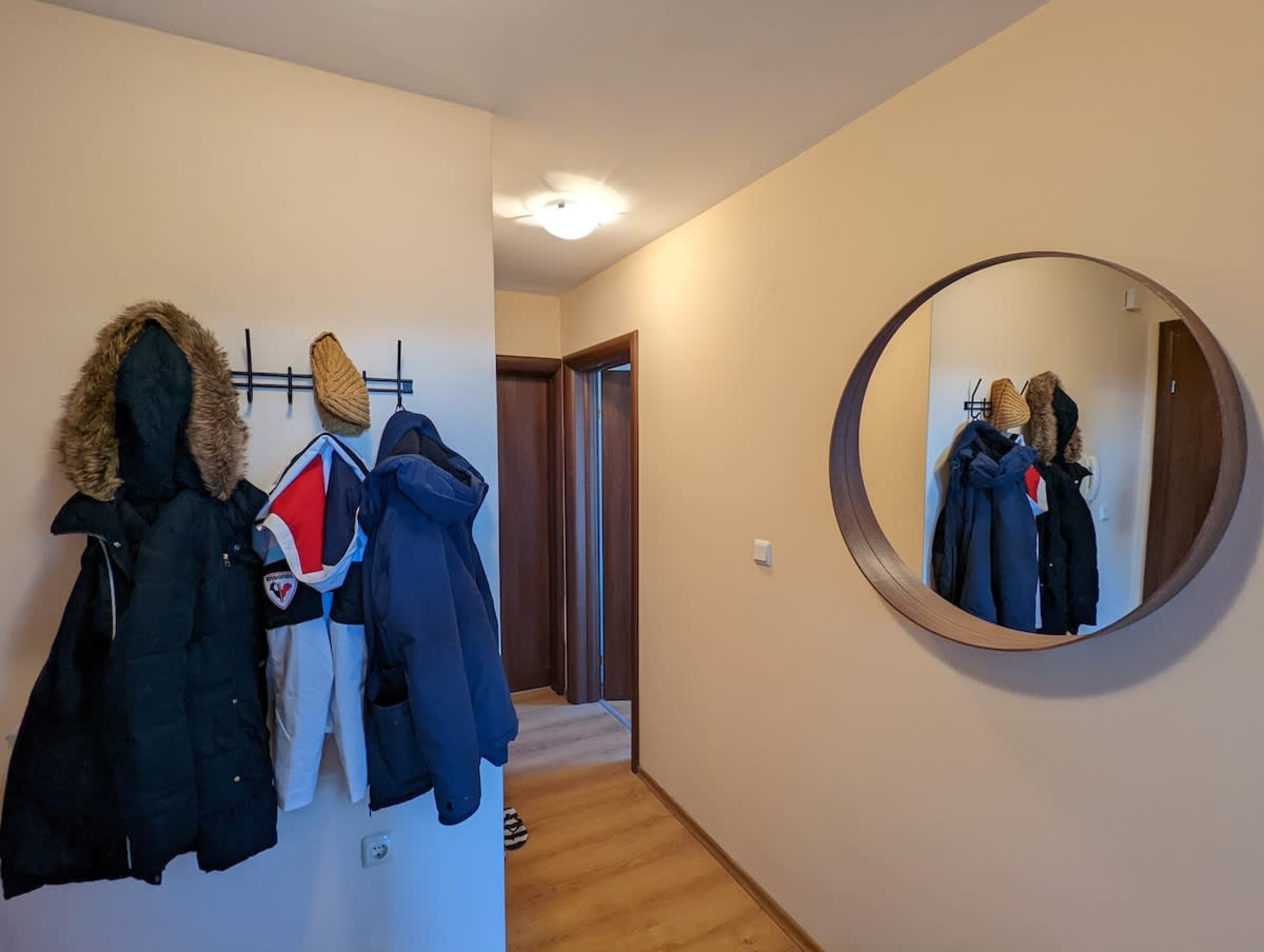 Scoutaround White Logo