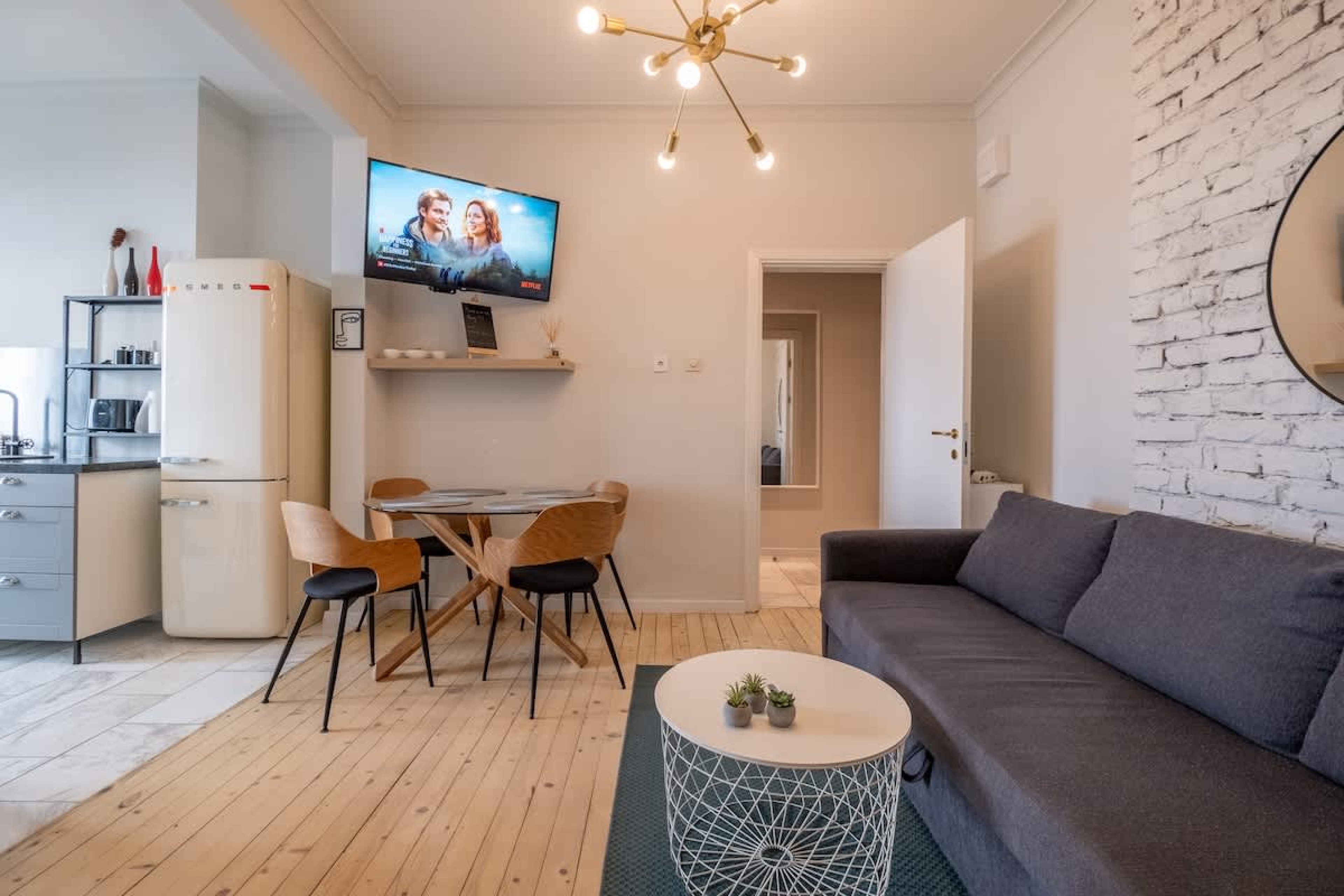 Scoutaround White Logo