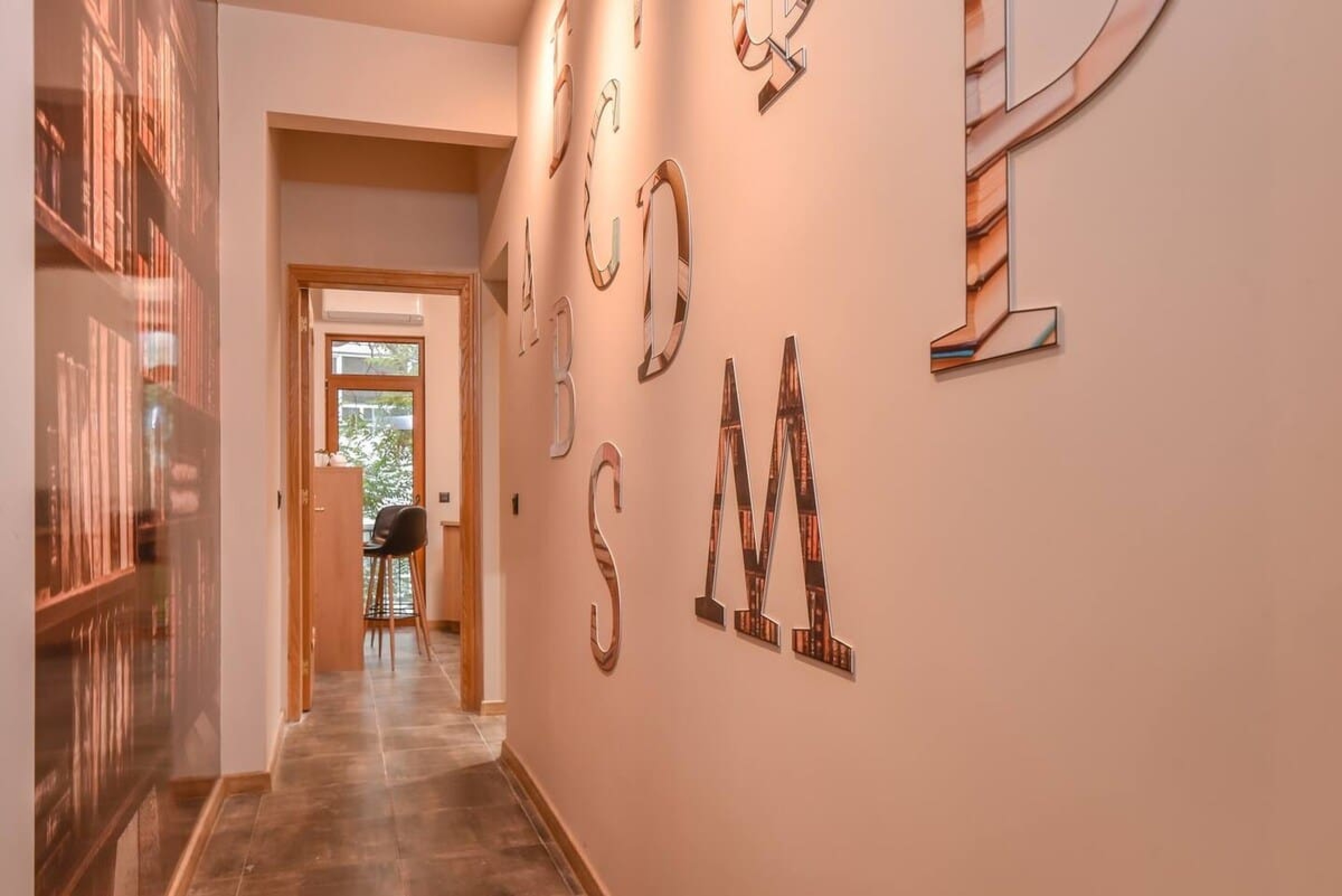 Scoutaround White Logo