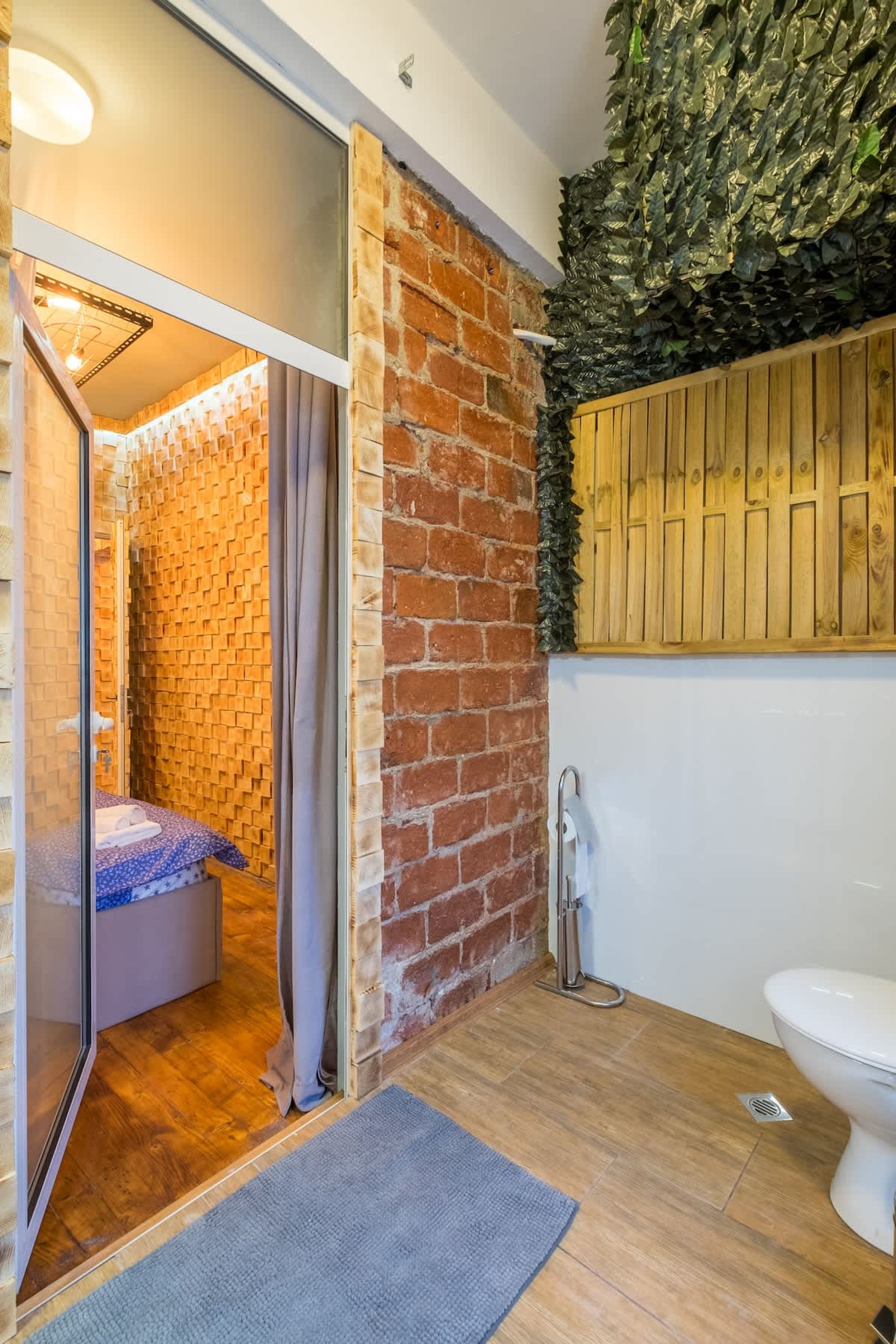 2 BDR &amp; 2 BTHR Funky Apartment / Supreme Location - Photo 18