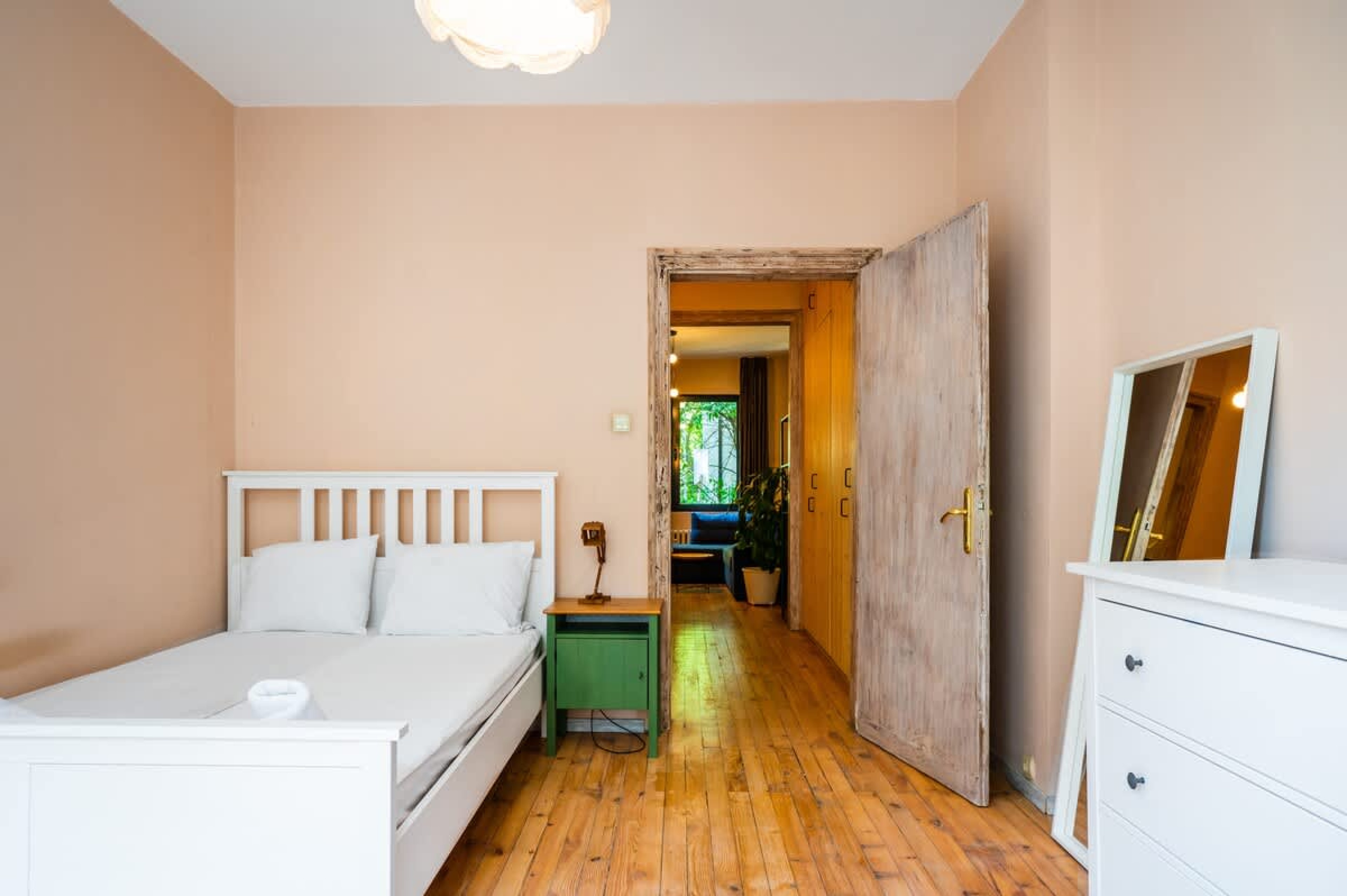 Scoutaround White Logo