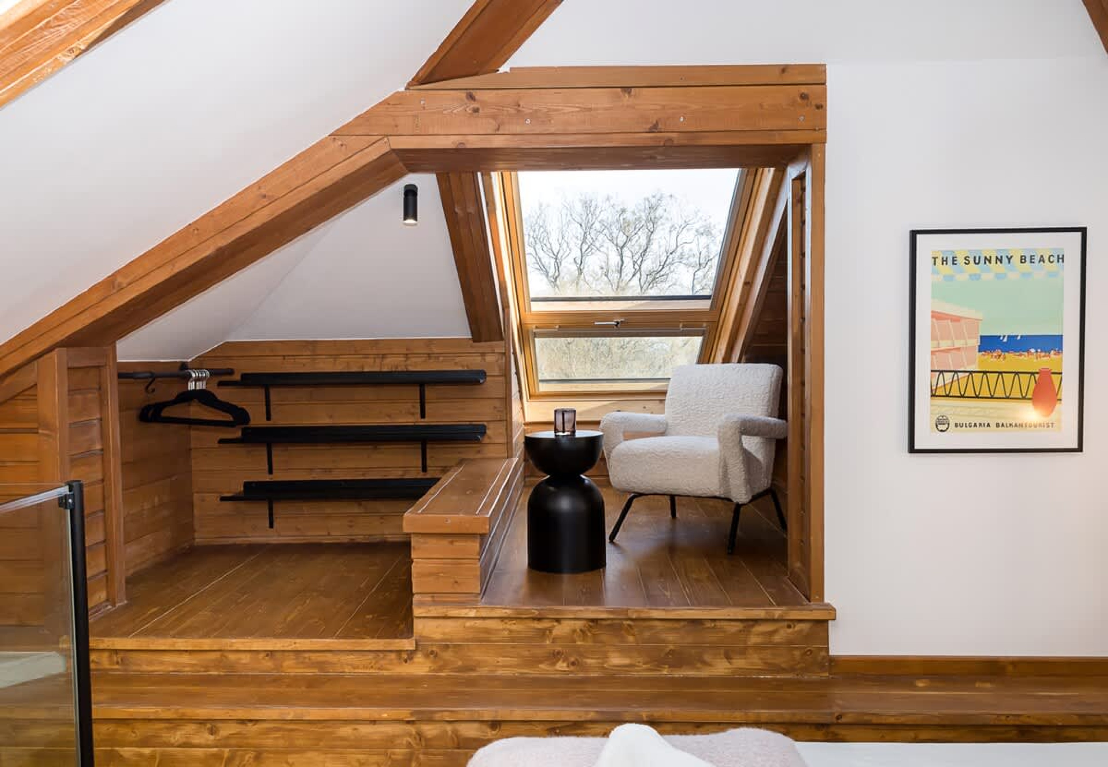 Scoutaround White Logo