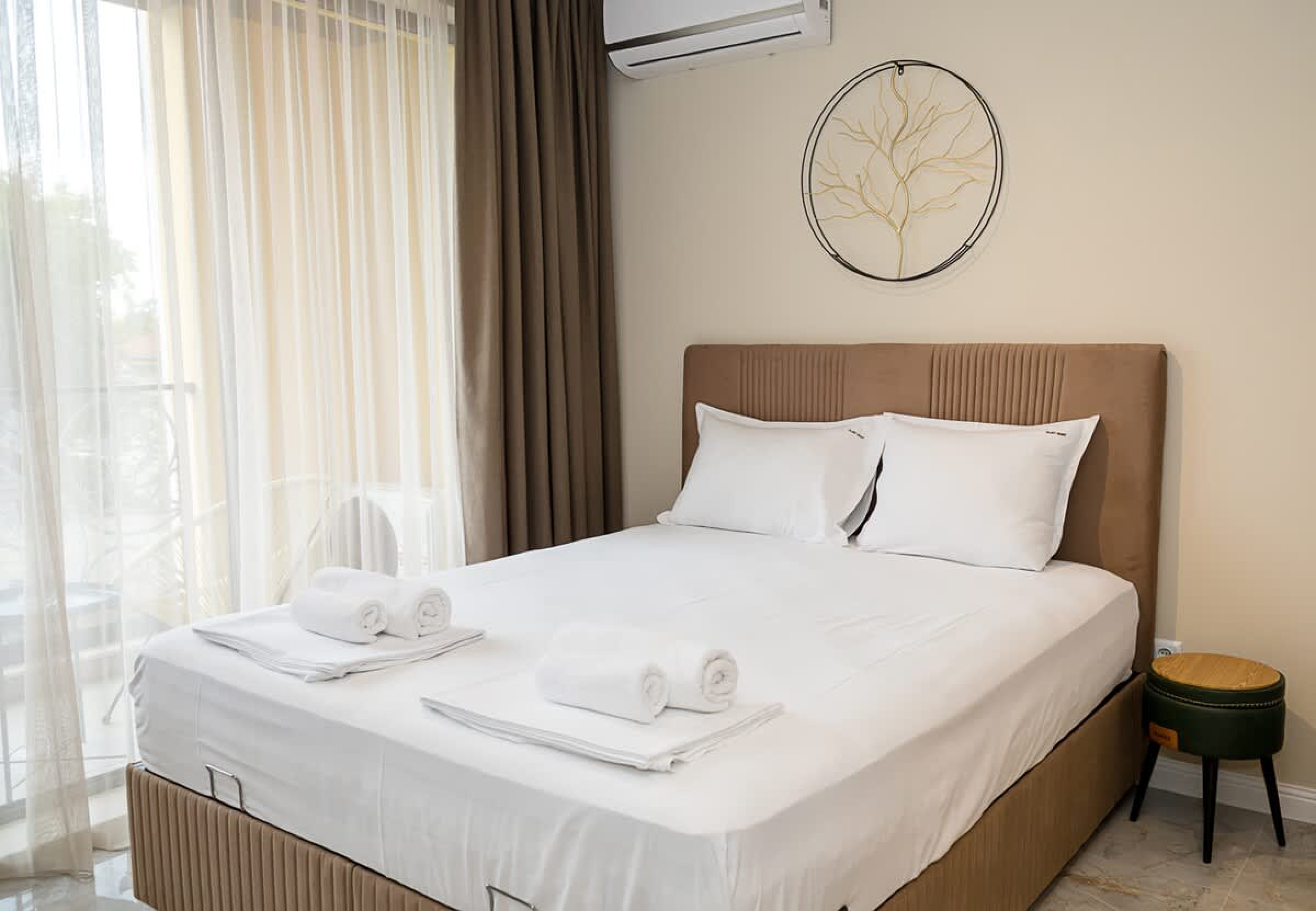 Scoutaround White Logo