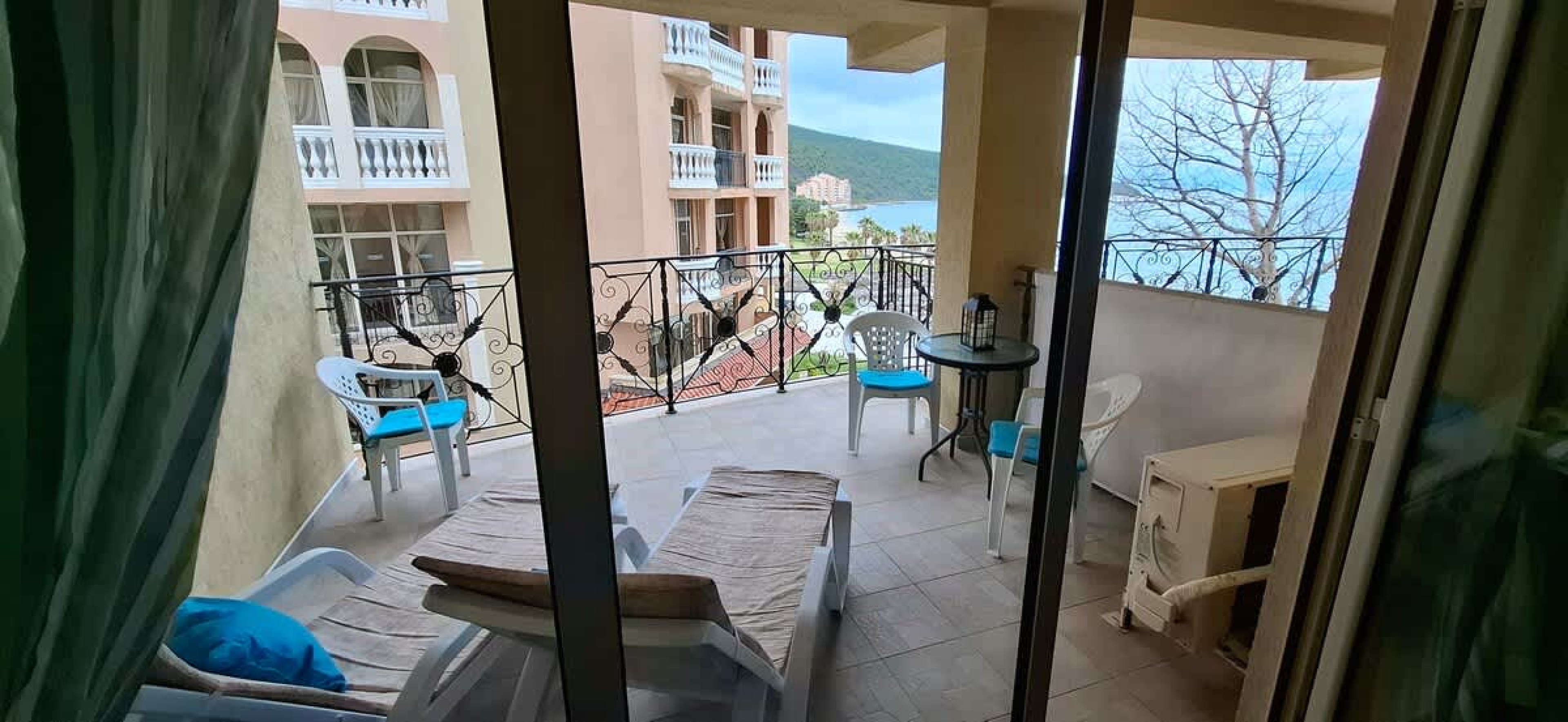 Scoutaround White Logo