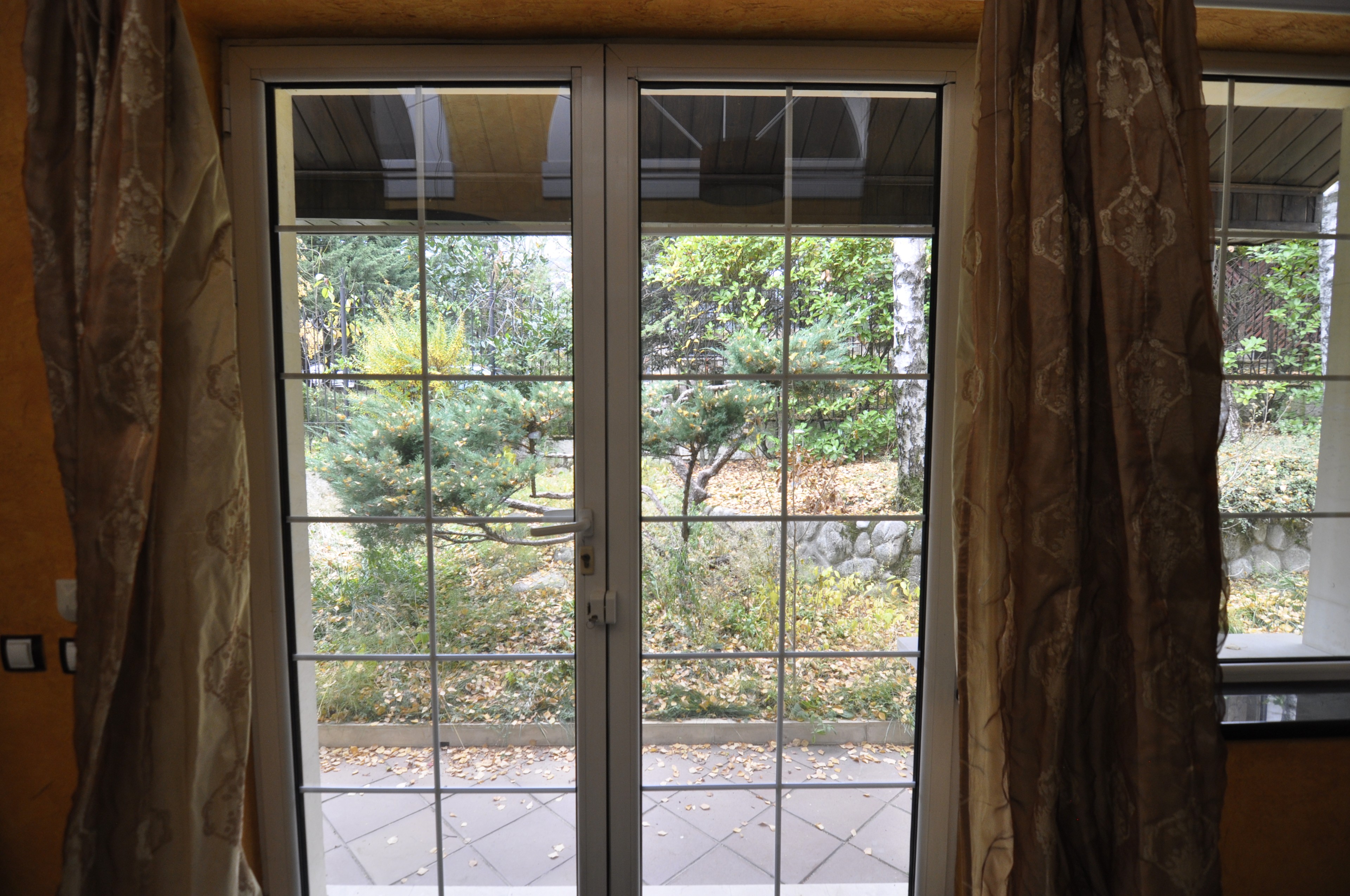 Scoutaround White Logo