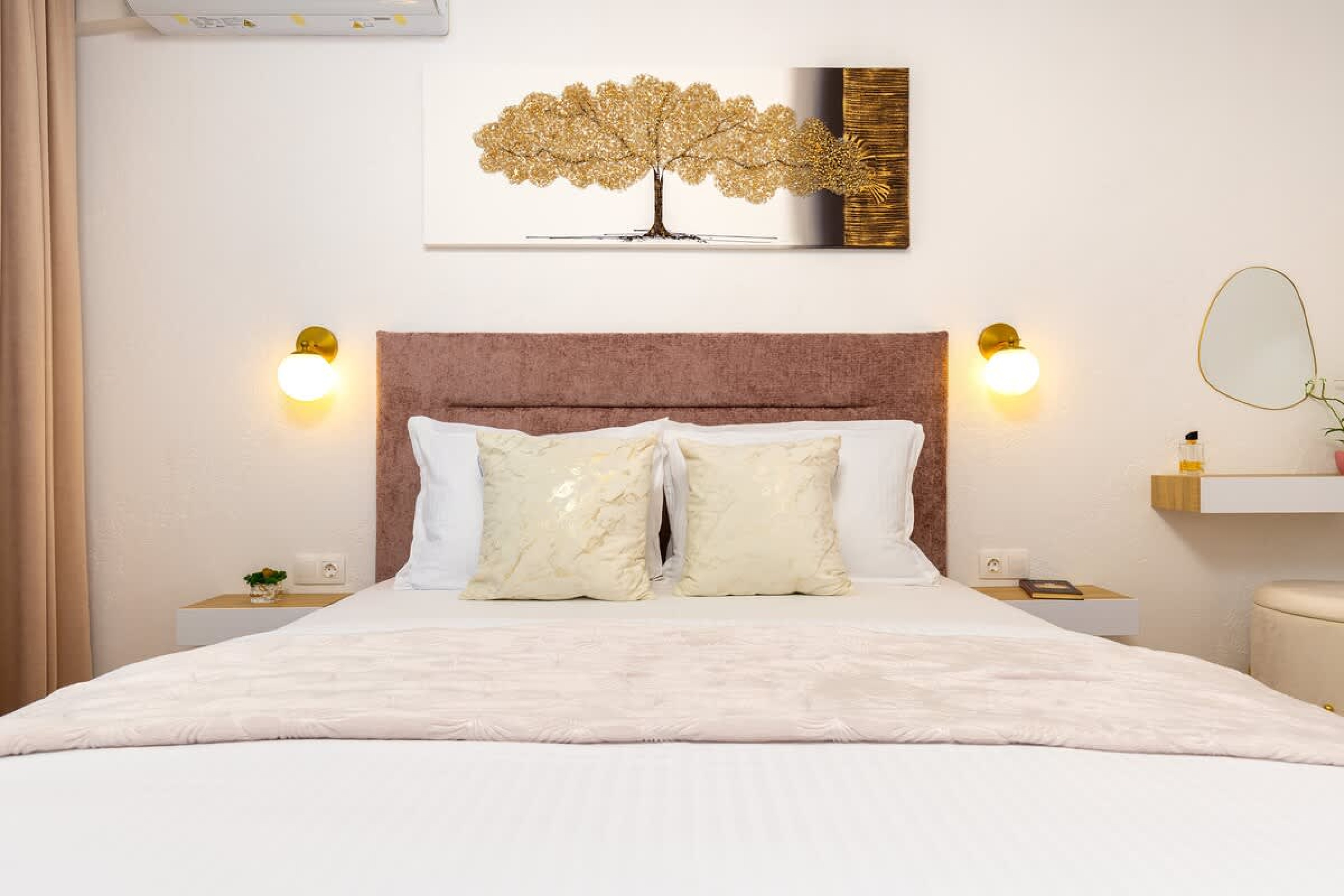 Scoutaround White Logo