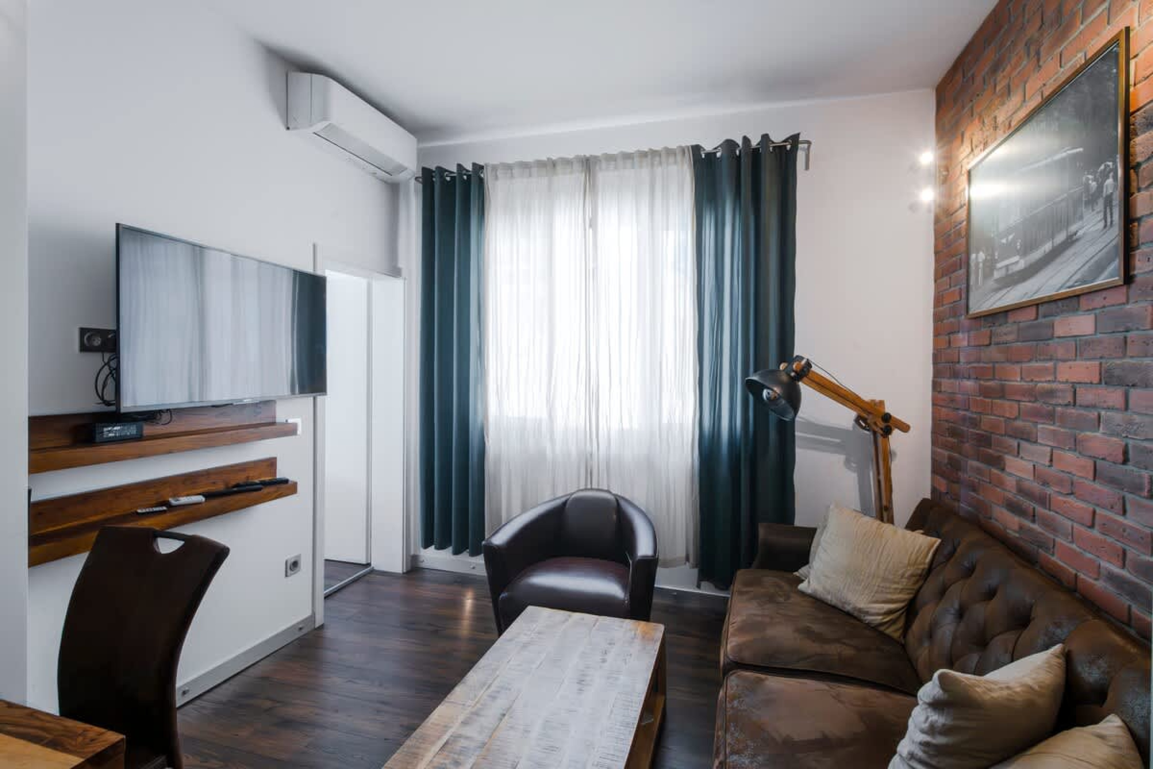 Scoutaround White Logo