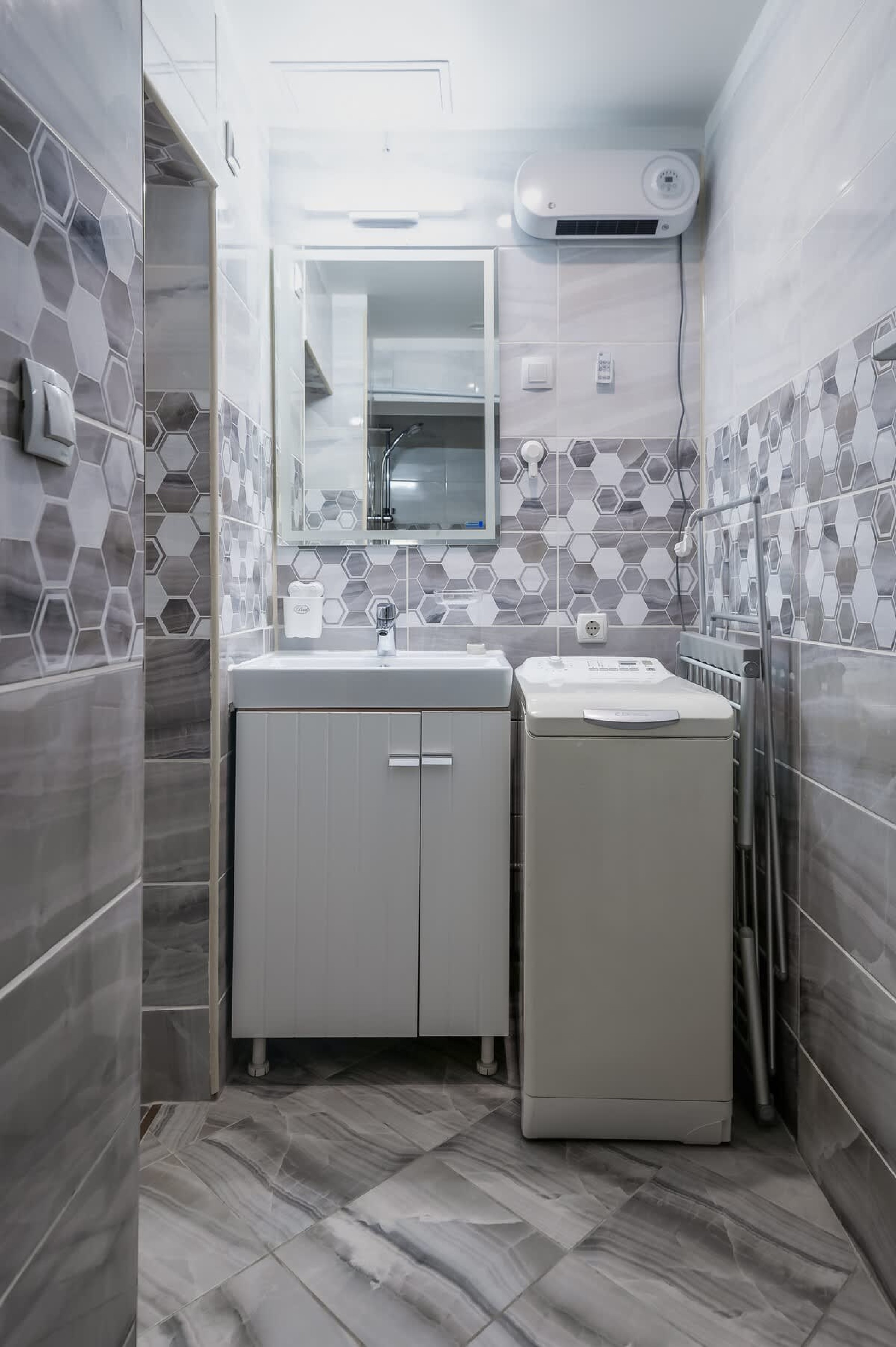 Scoutaround White Logo