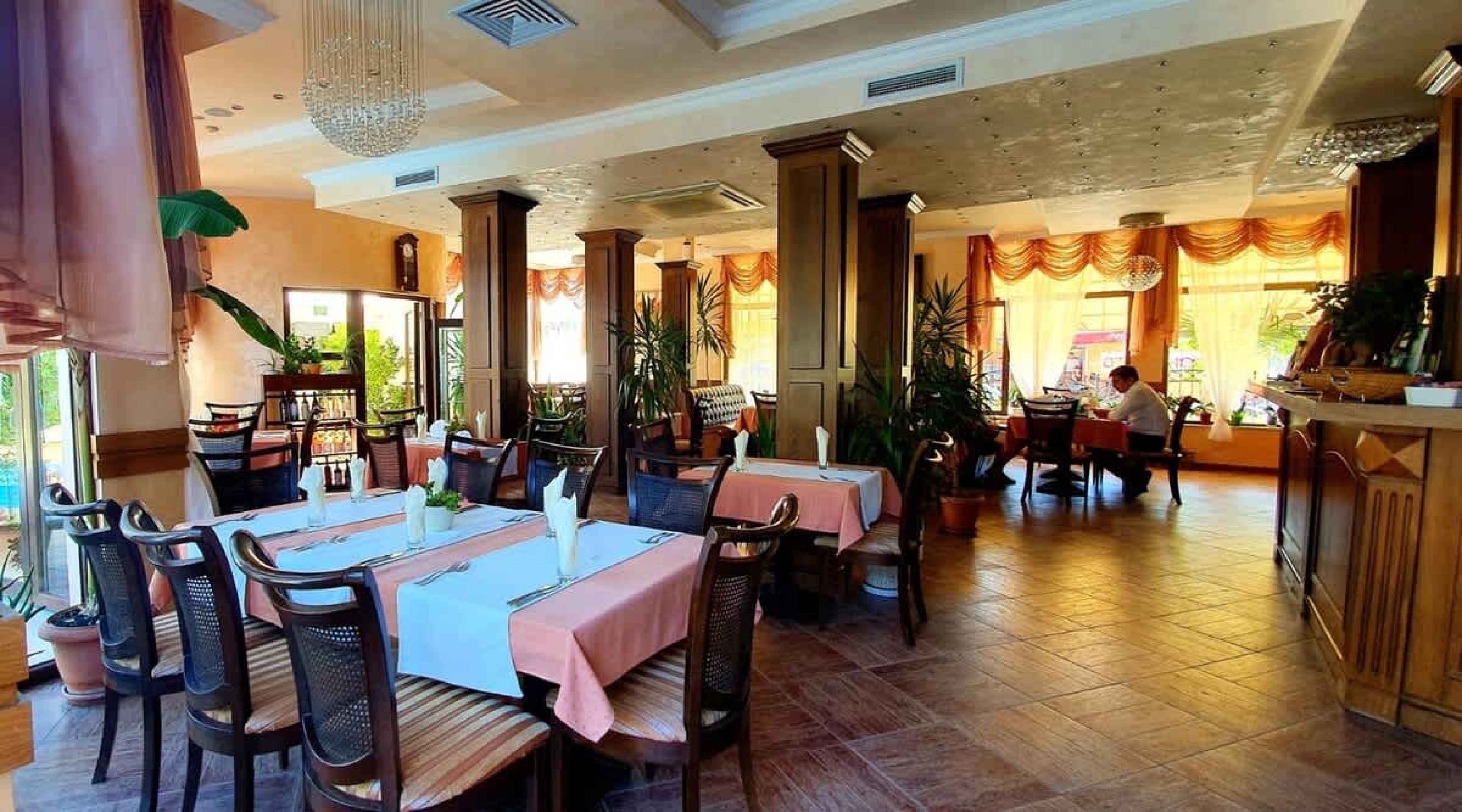 Scoutaround White Logo