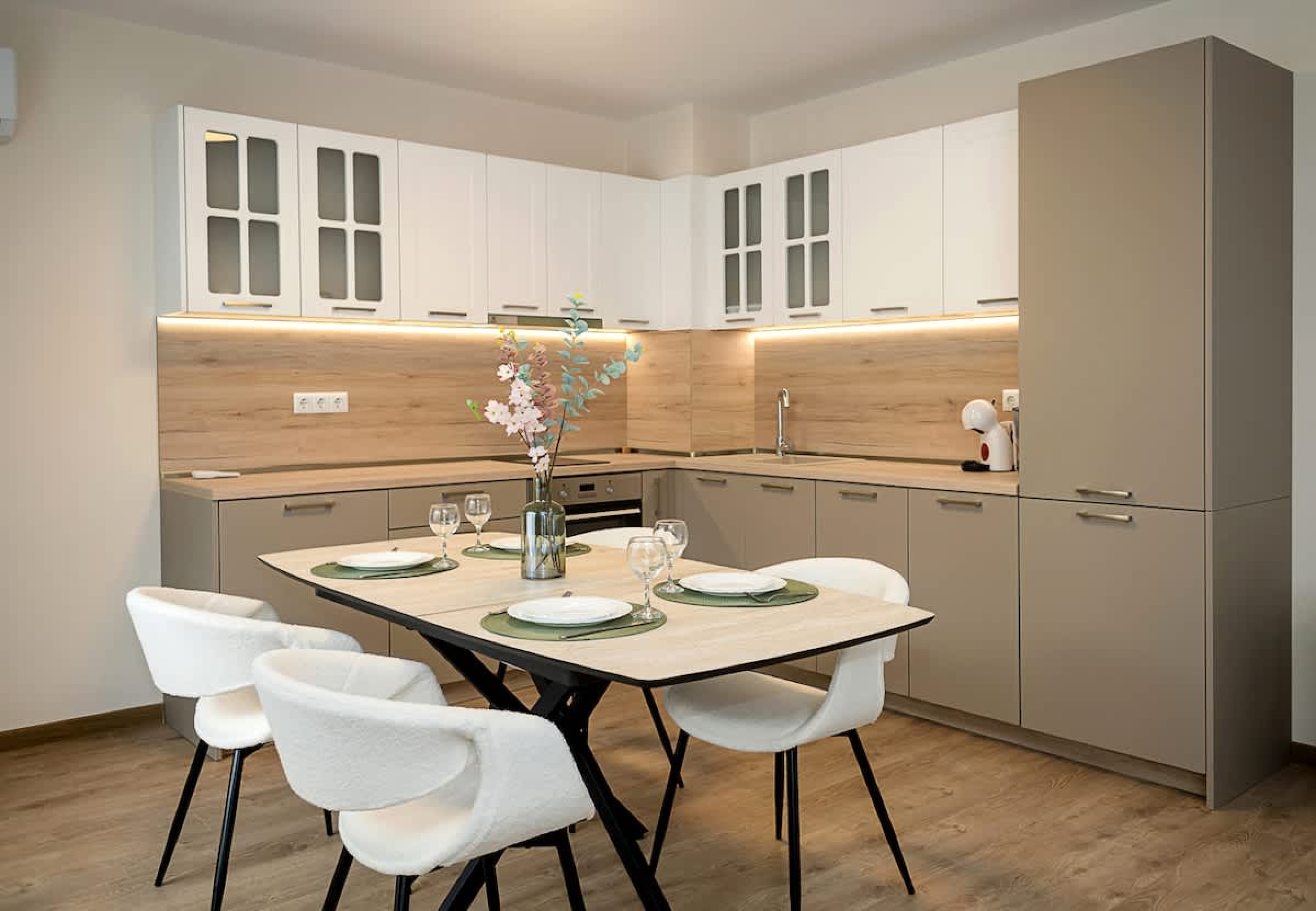 Scoutaround White Logo