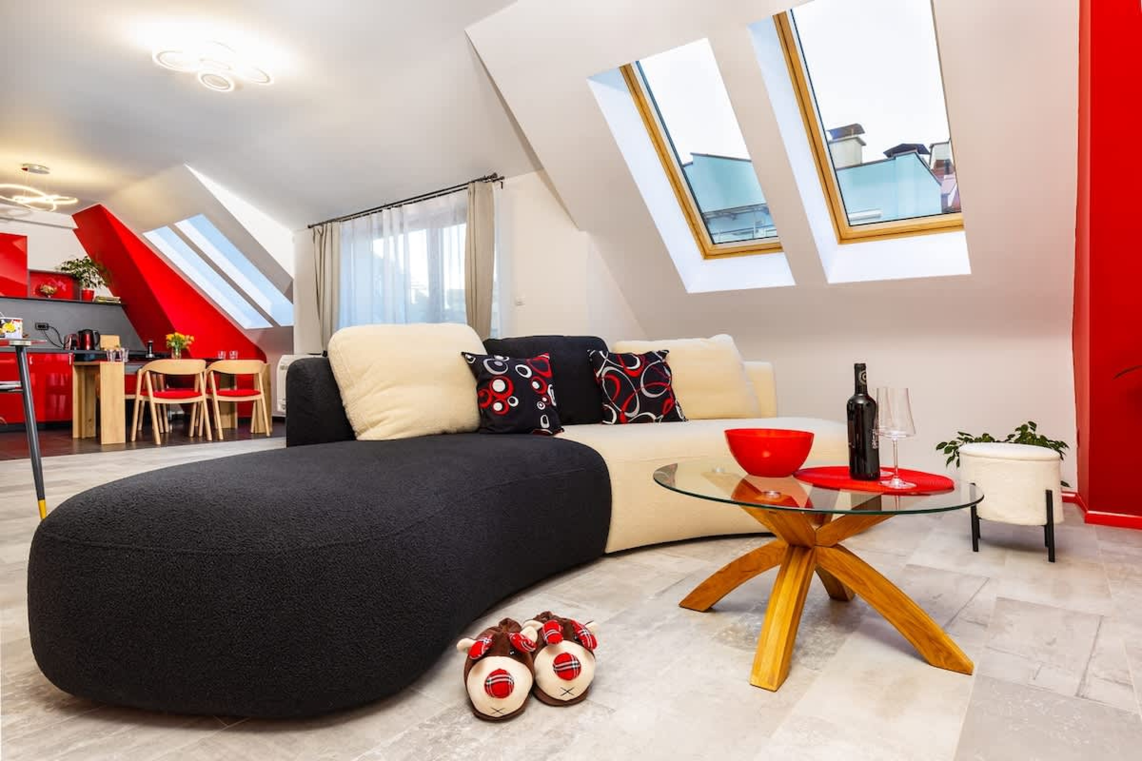 Scoutaround White Logo