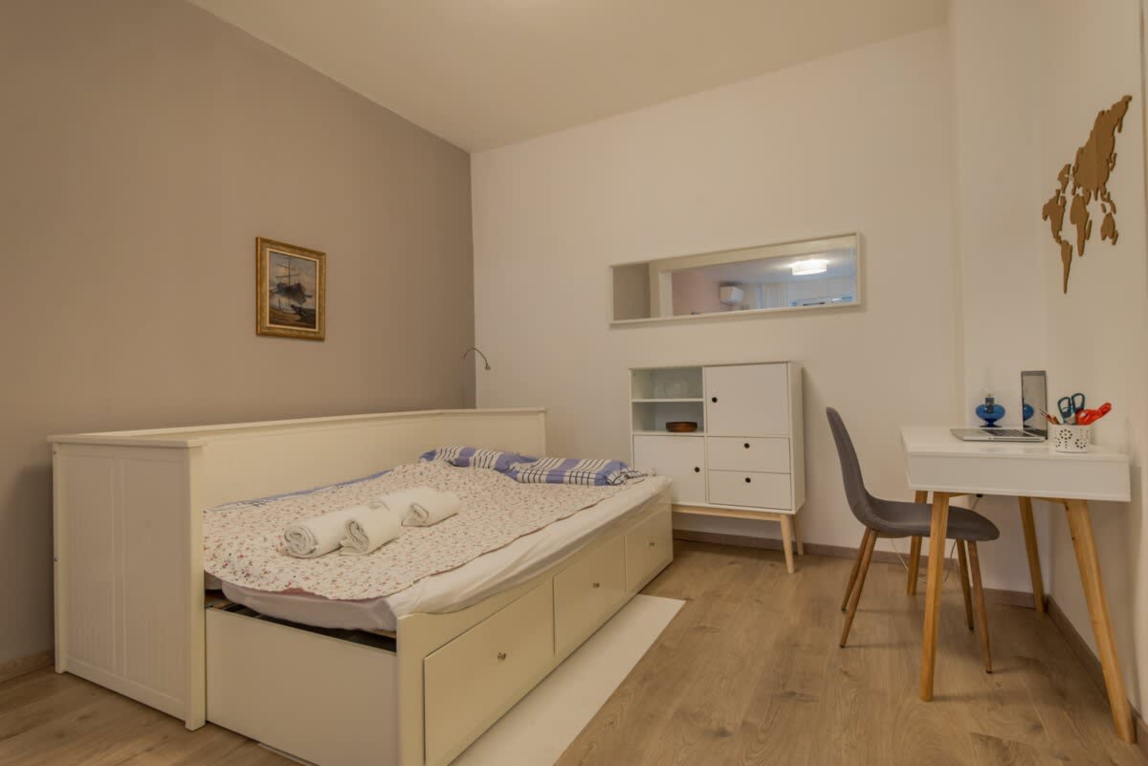 Scoutaround White Logo