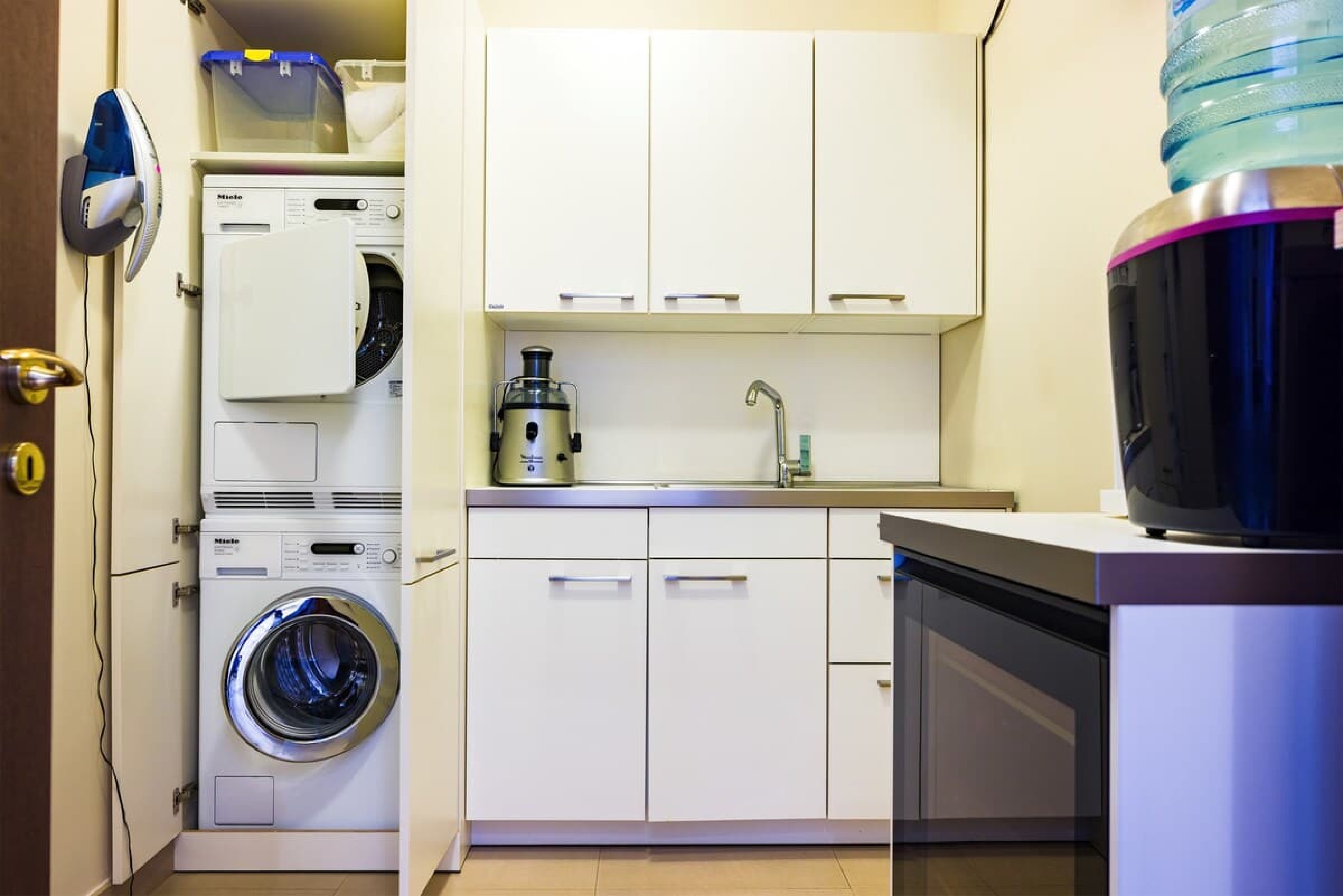 Scoutaround White Logo