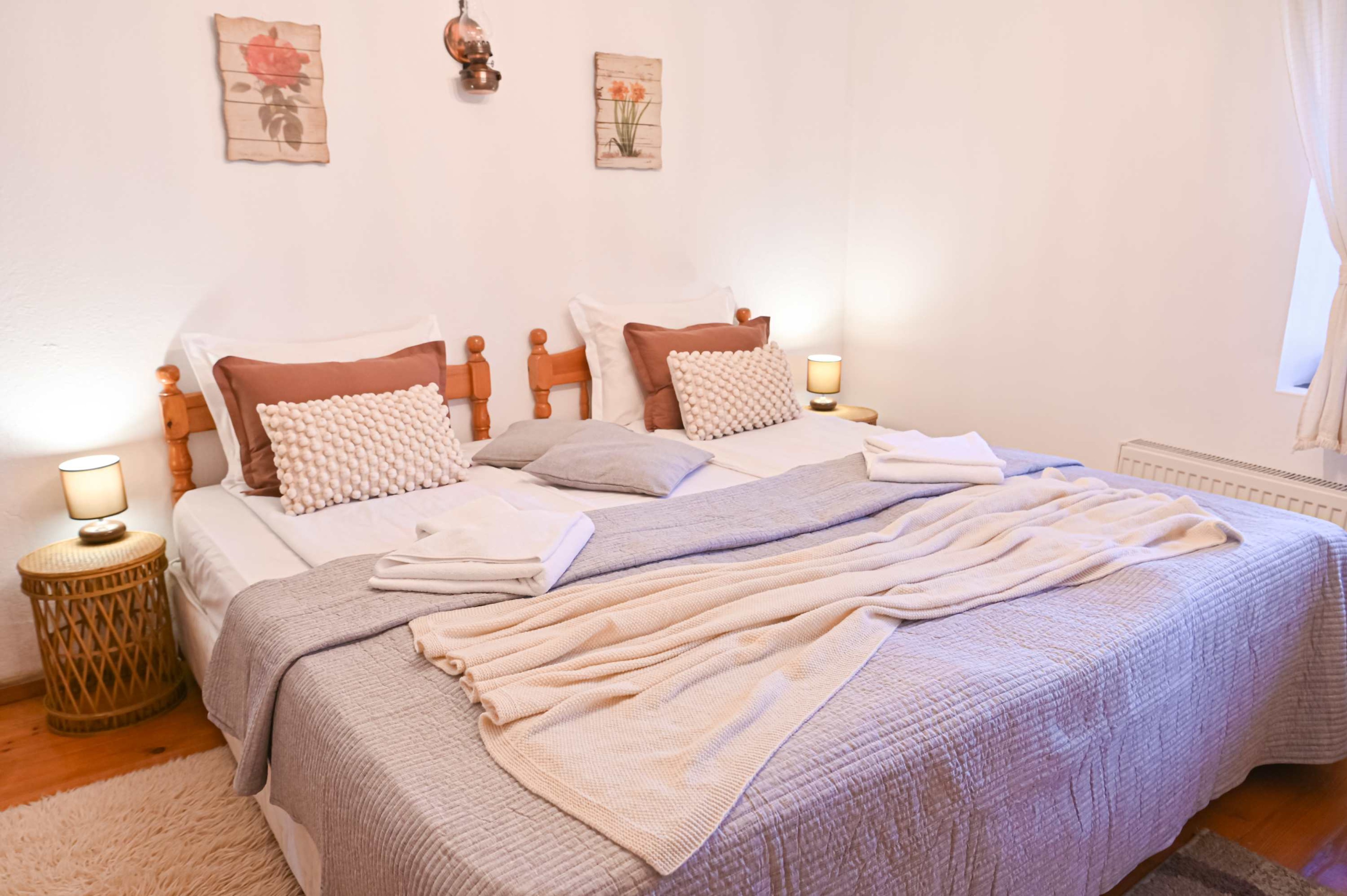 Scoutaround White Logo