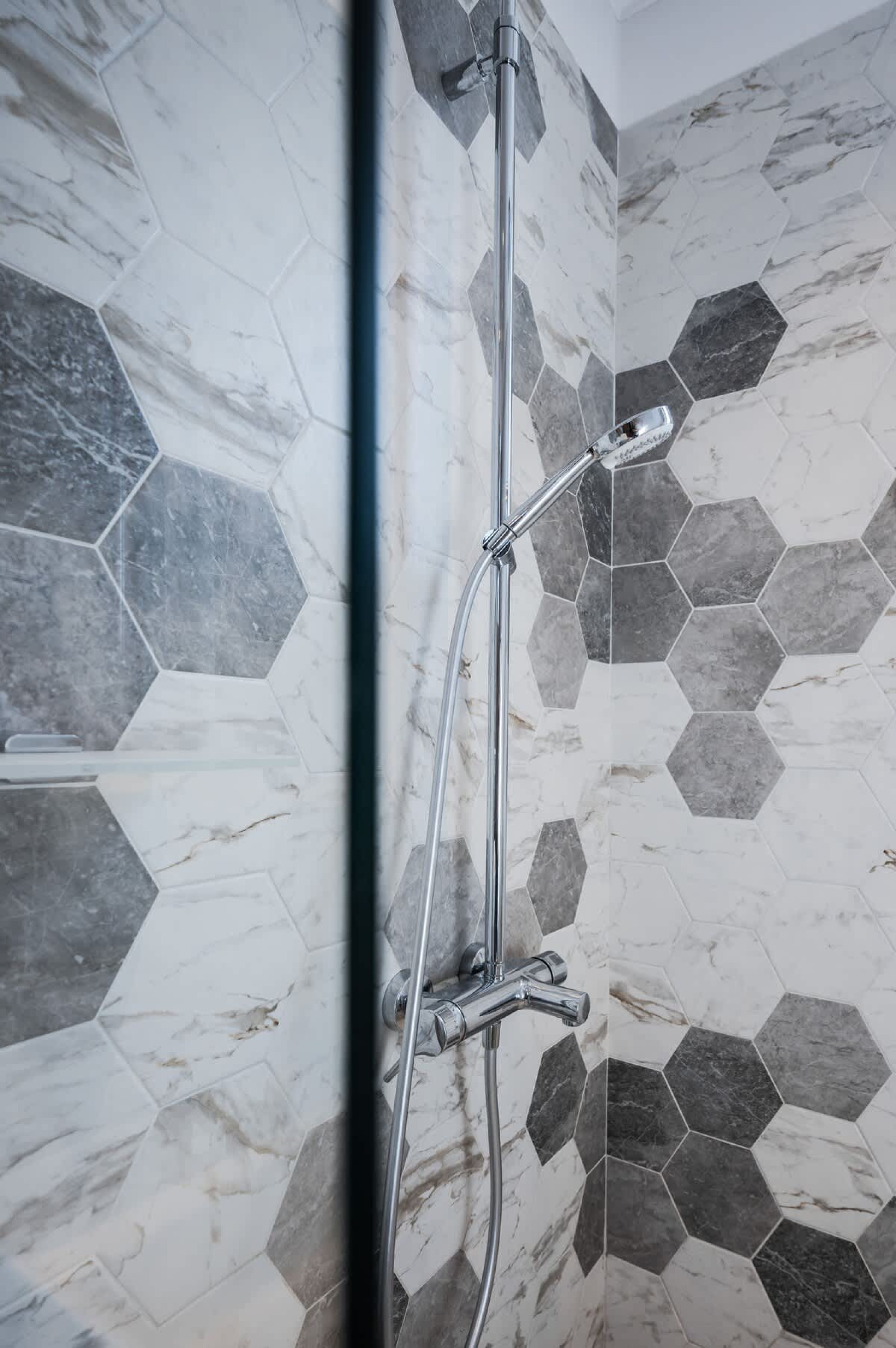 Scoutaround White Logo