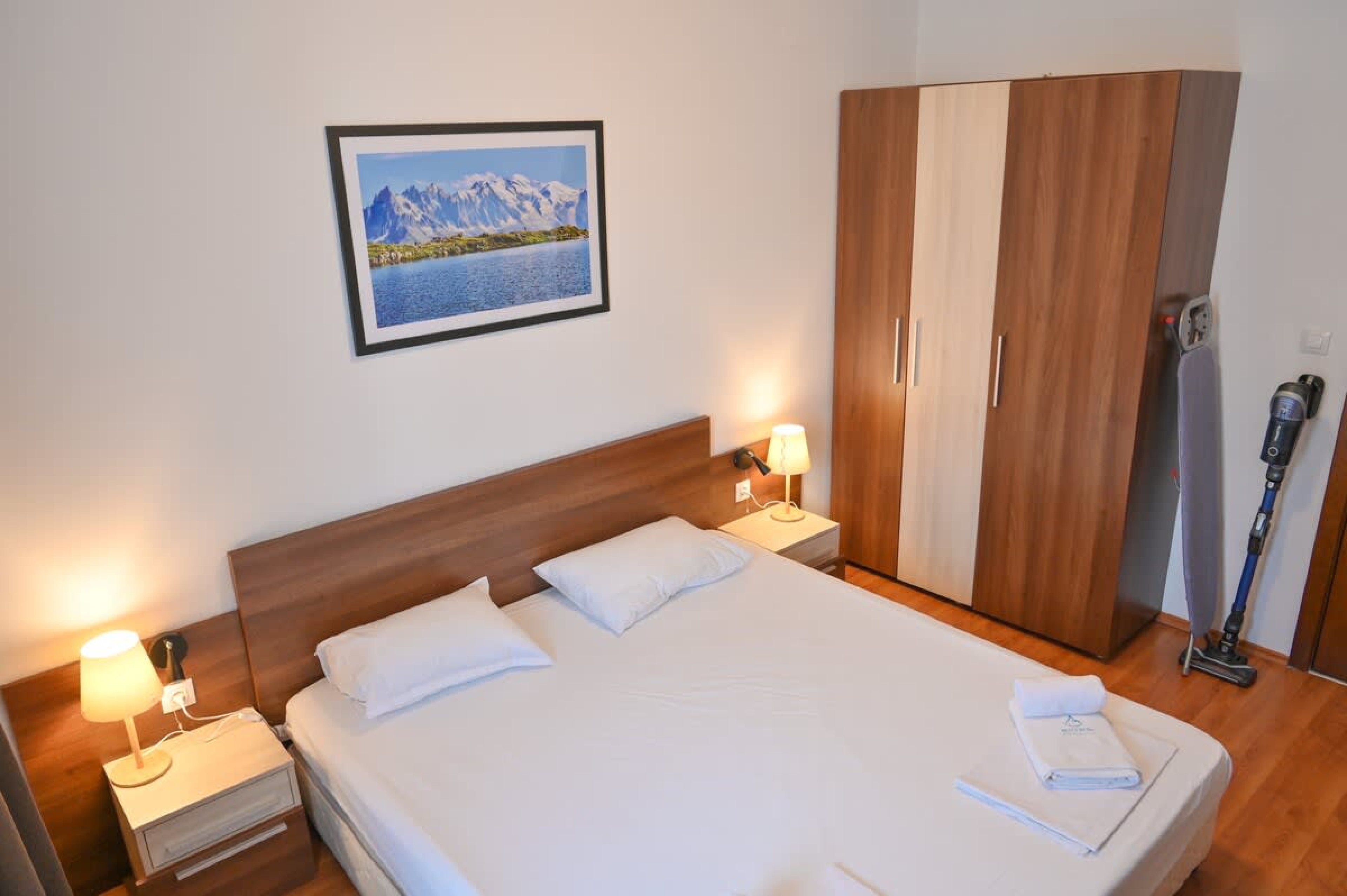 Scoutaround White Logo