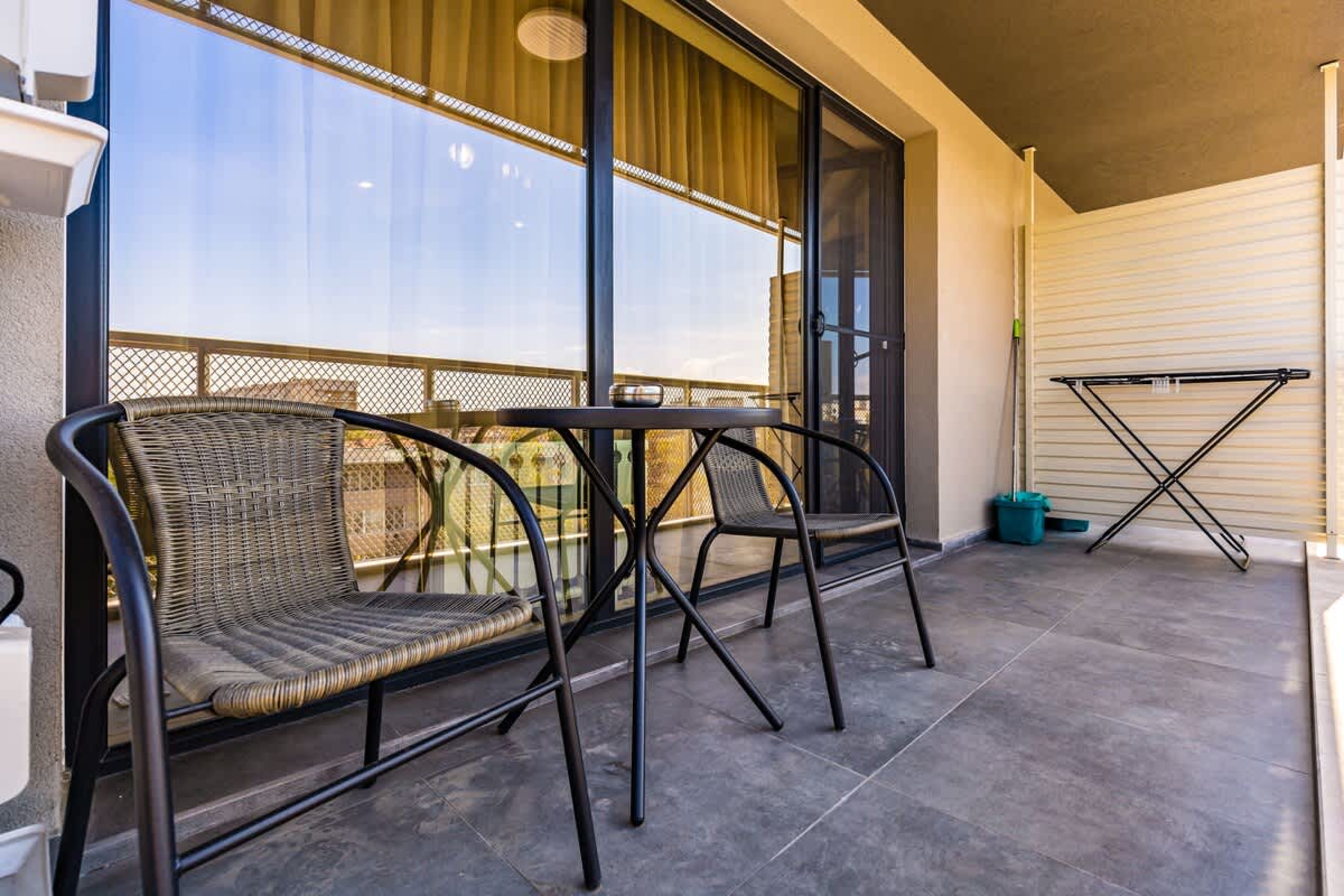 Scoutaround White Logo